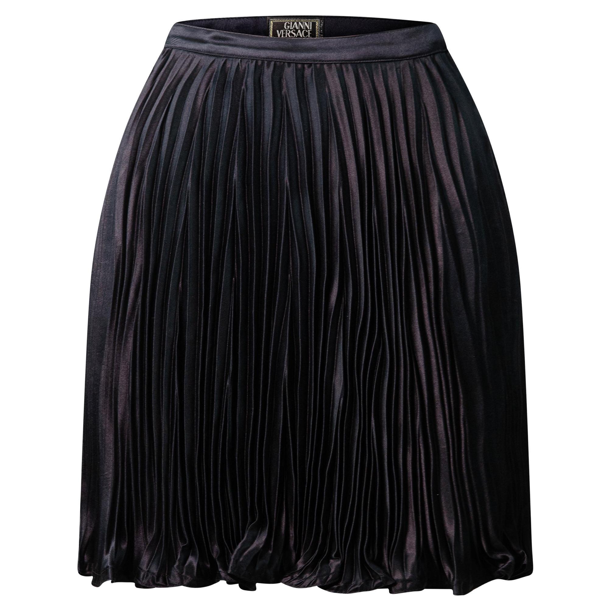 VERSACE S/S 1995 Vintage Runway Pleated Silk Mini Skirt  For Sale