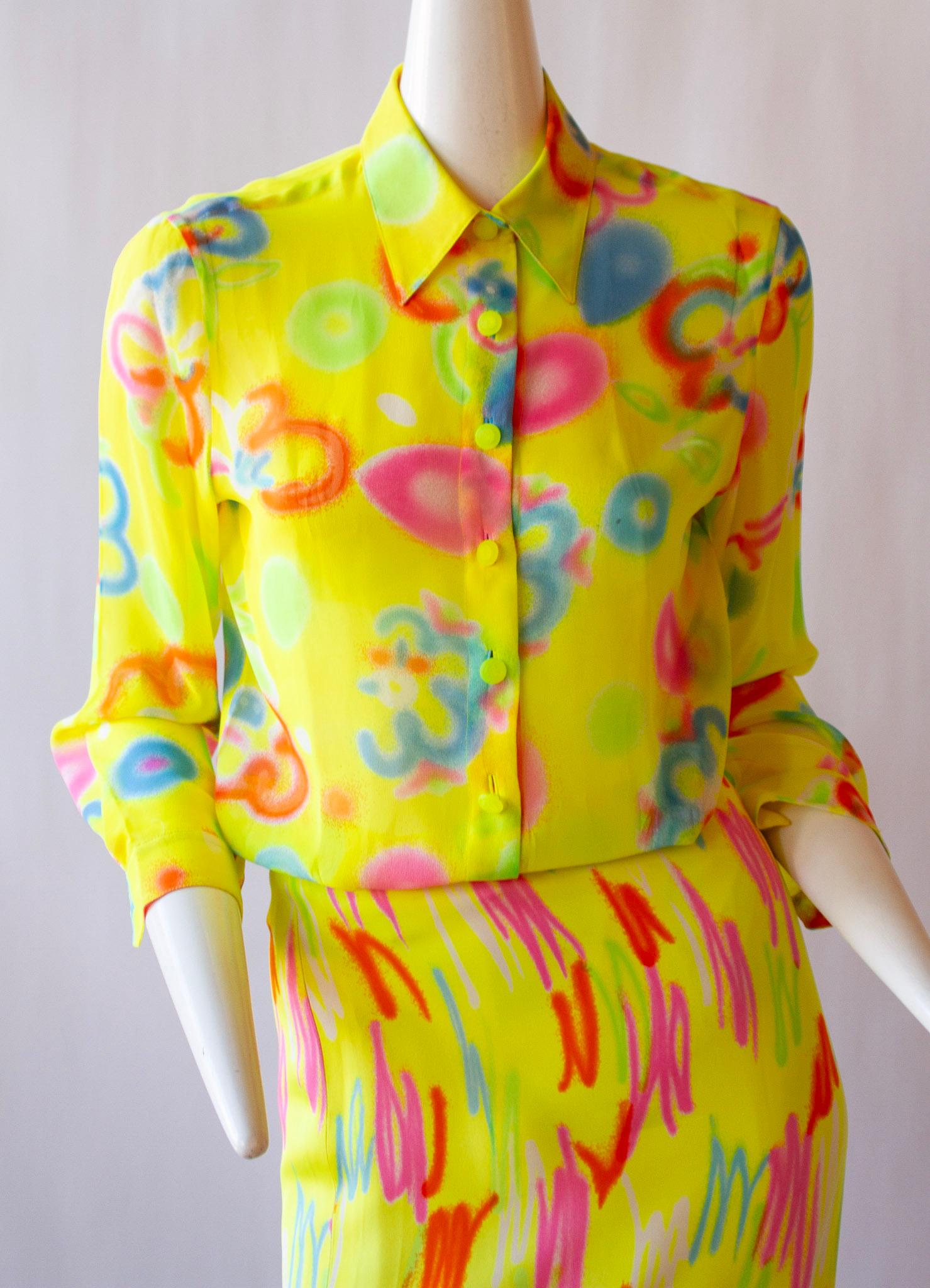 Versace S/S 1996 Neon Yellow Spray Paint Ensemble In Excellent Condition For Sale In Kingston, NY