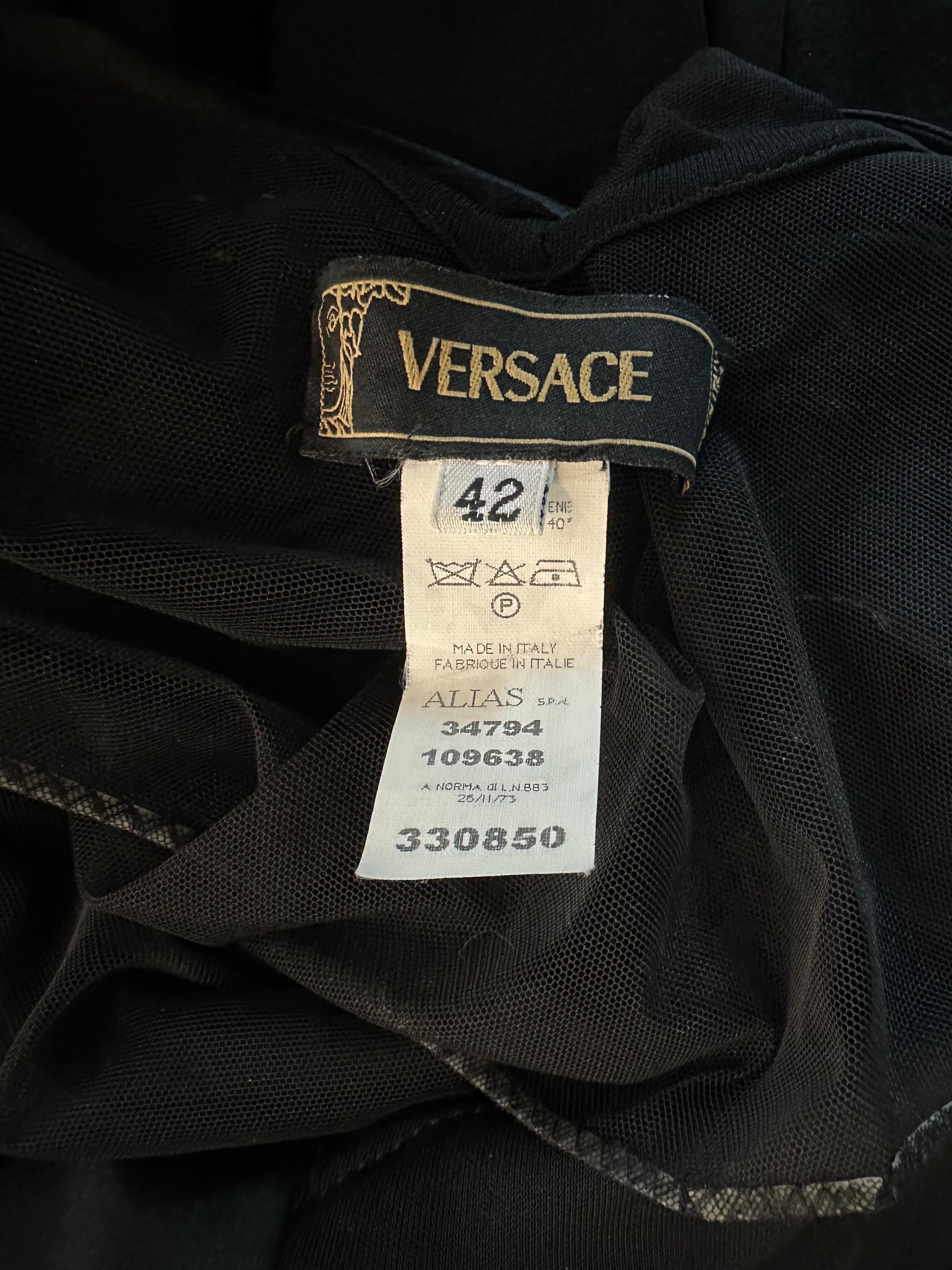 Versace S/S 2004 Plunged Halter Open Back Ruffles Black Evening Dress Gown For Sale 11