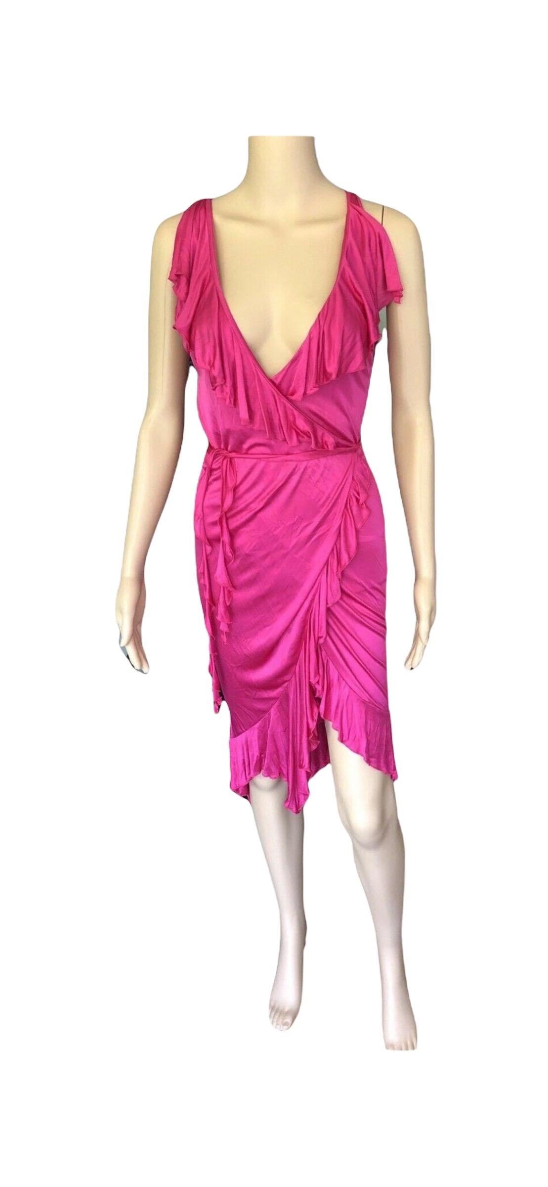 Versace S/S 2004 Runway Plunging Neckline Wrap Ruffles Dress IT 40

Look 45 from the Spring 2004 Collection.

Versace midi sleeveless dress with surplice neck and wrap closure at waist.


