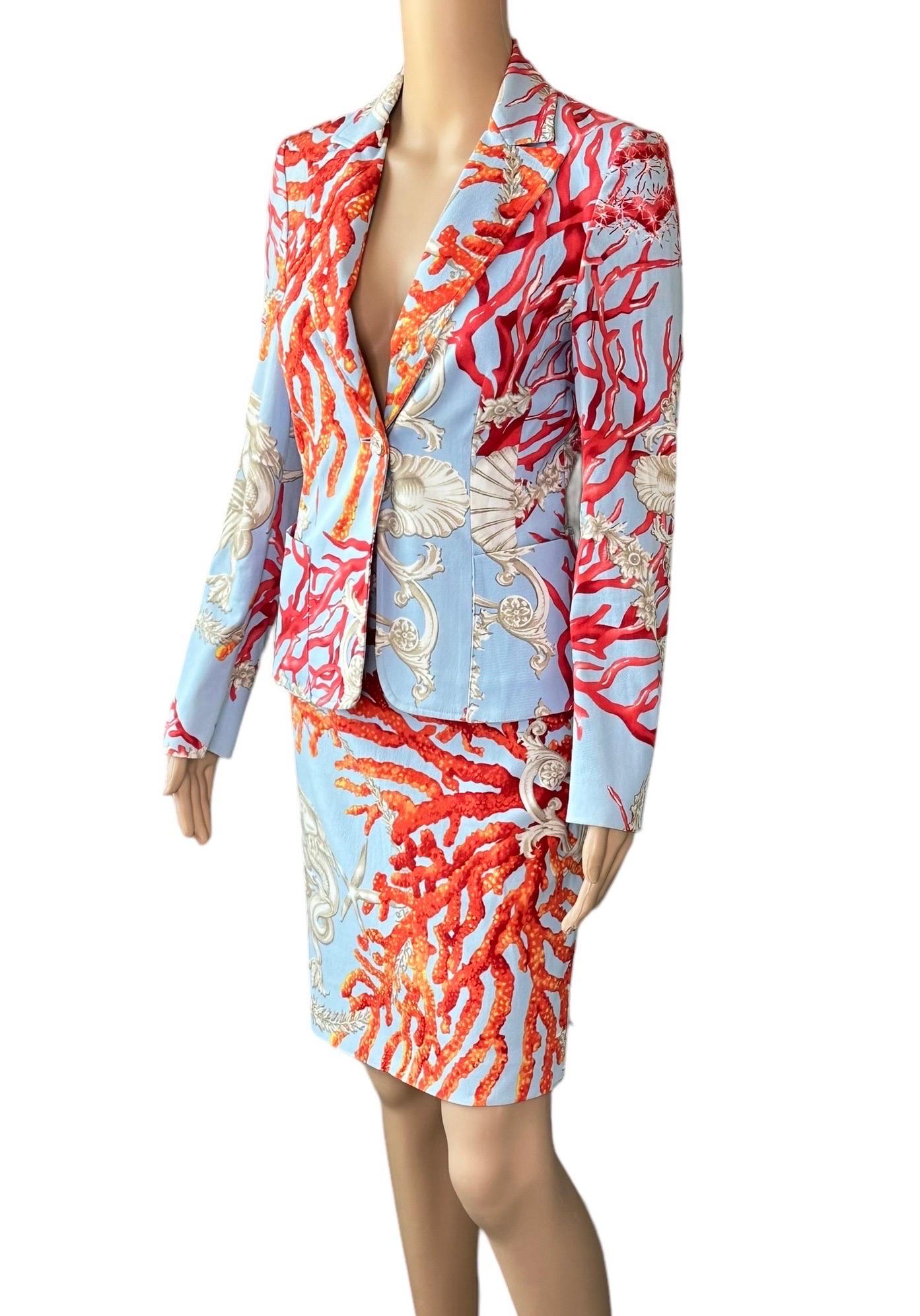 Versace S/S 2005 Blazer Jacket Top & Skirt 2 Piece Set Ensemble

Condition: Excellent condition. Please note jacket is size IT 38 while the skirt is size IT 44. The skirt can be easily adjusted by a professional tailor. 