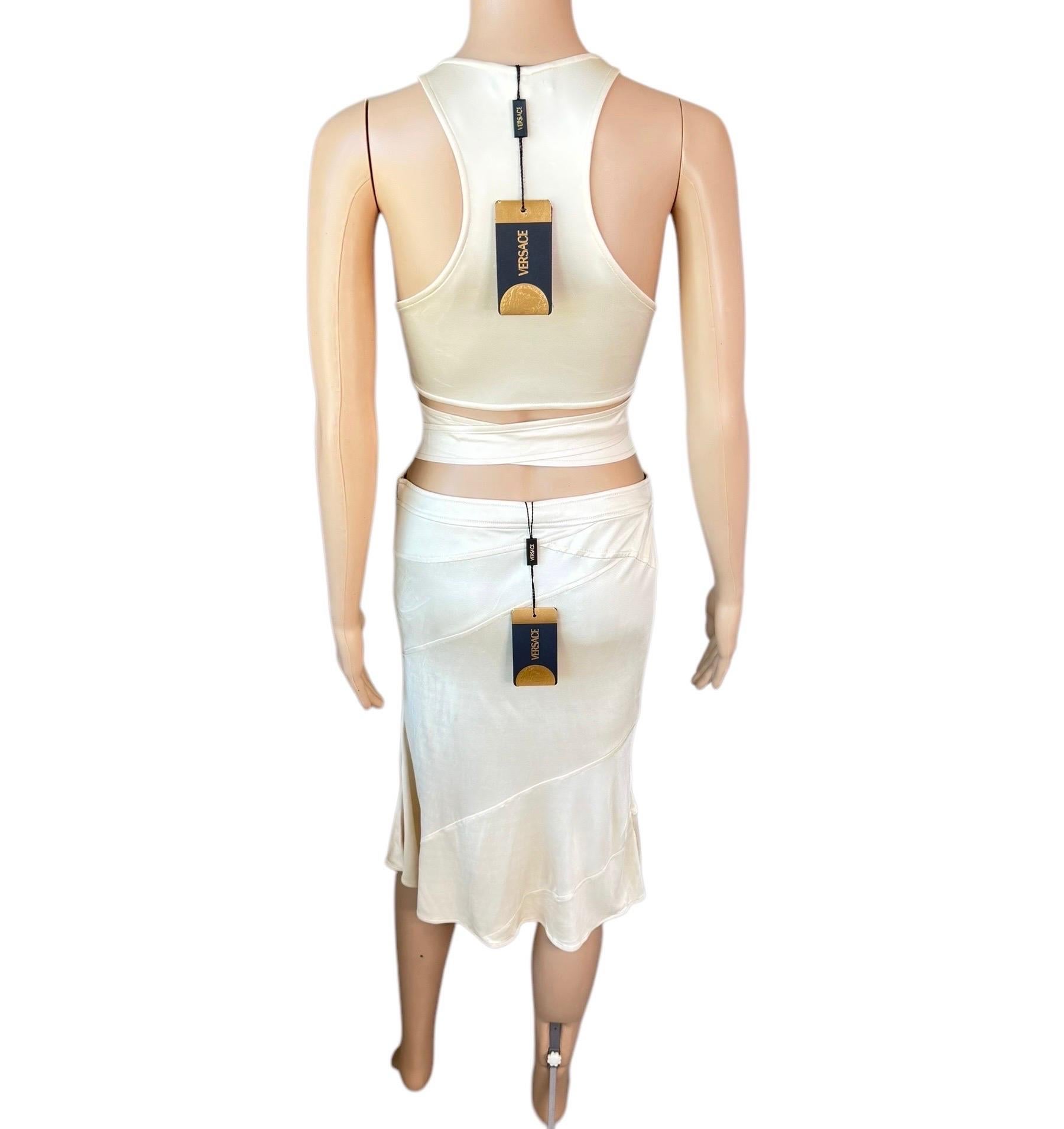 Versace P/E 2005 Logo Embellished Belted Wrap Crop Top & Skirt Set 2 pezzi in vendita 6