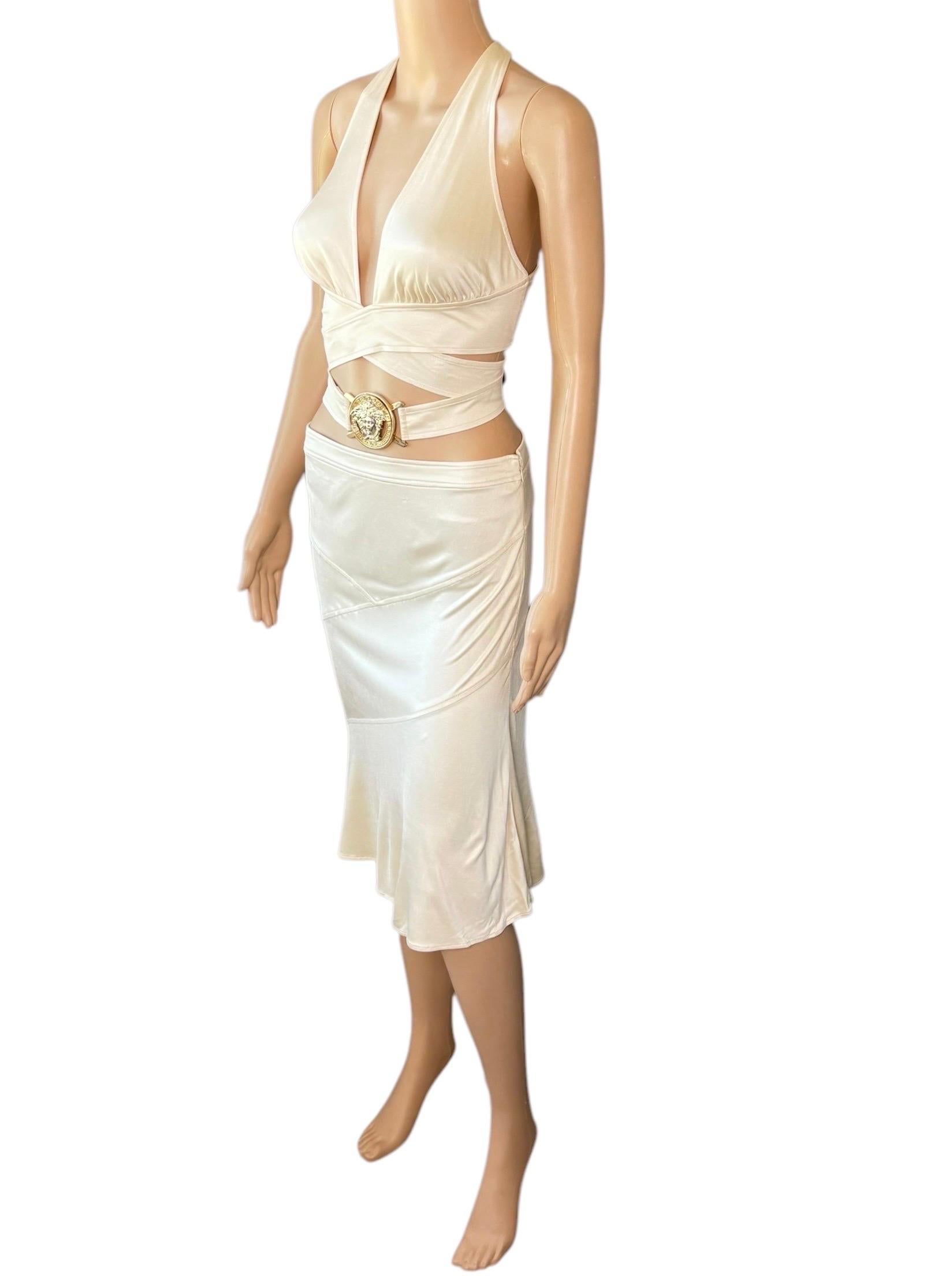 Versace P/E 2005 Logo Embellished Belted Wrap Crop Top & Skirt Set 2 pezzi in vendita 9