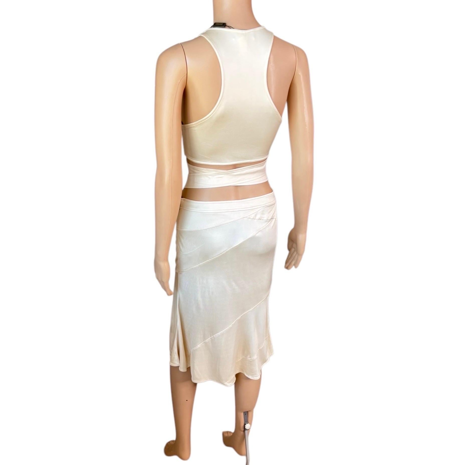 Versace P/E 2005 Logo Embellished Belted Wrap Crop Top & Skirt Set 2 pezzi in vendita 10