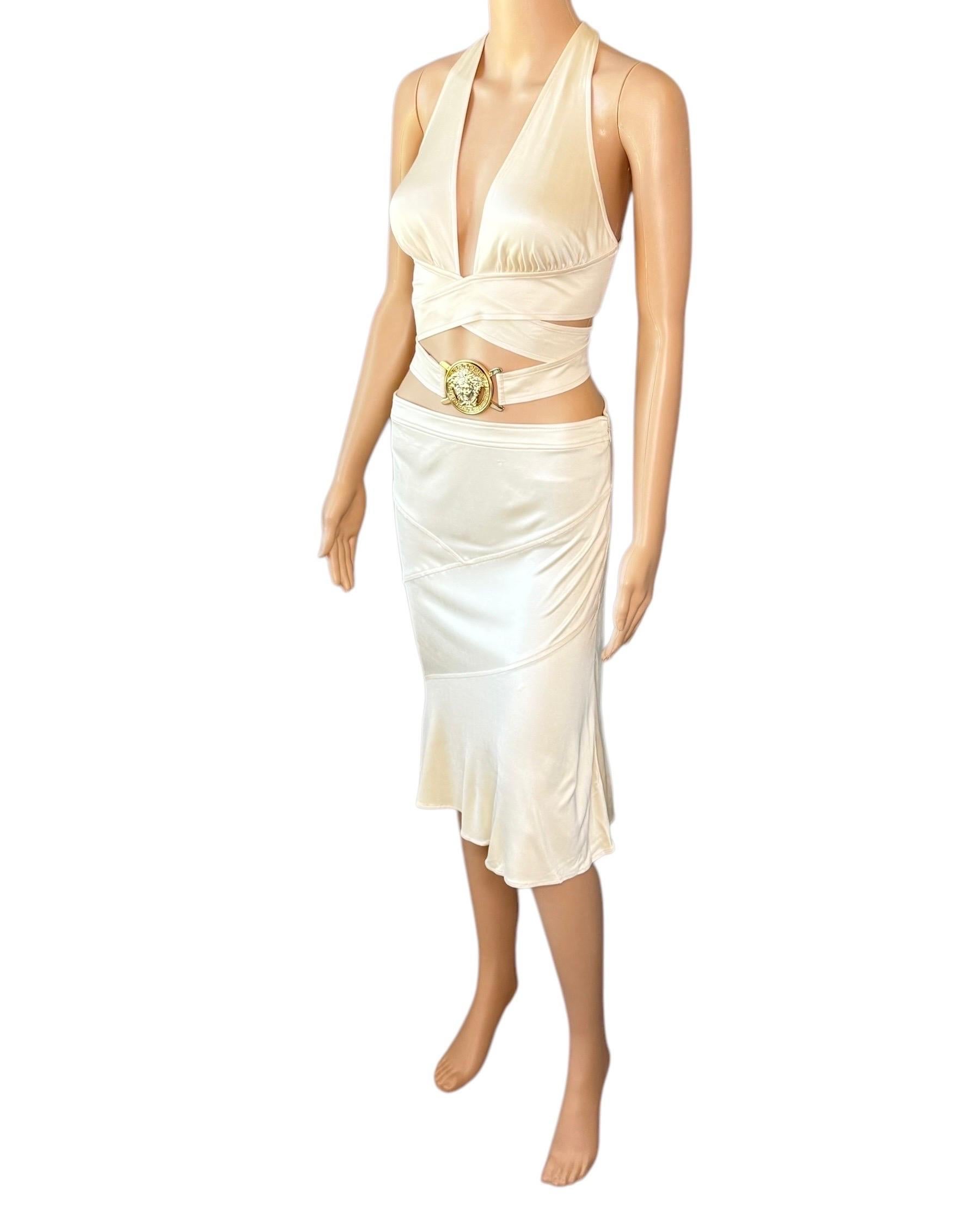 Versace P/E 2005 Logo Embellished Belted Wrap Crop Top & Skirt Set 2 pezzi in vendita 11