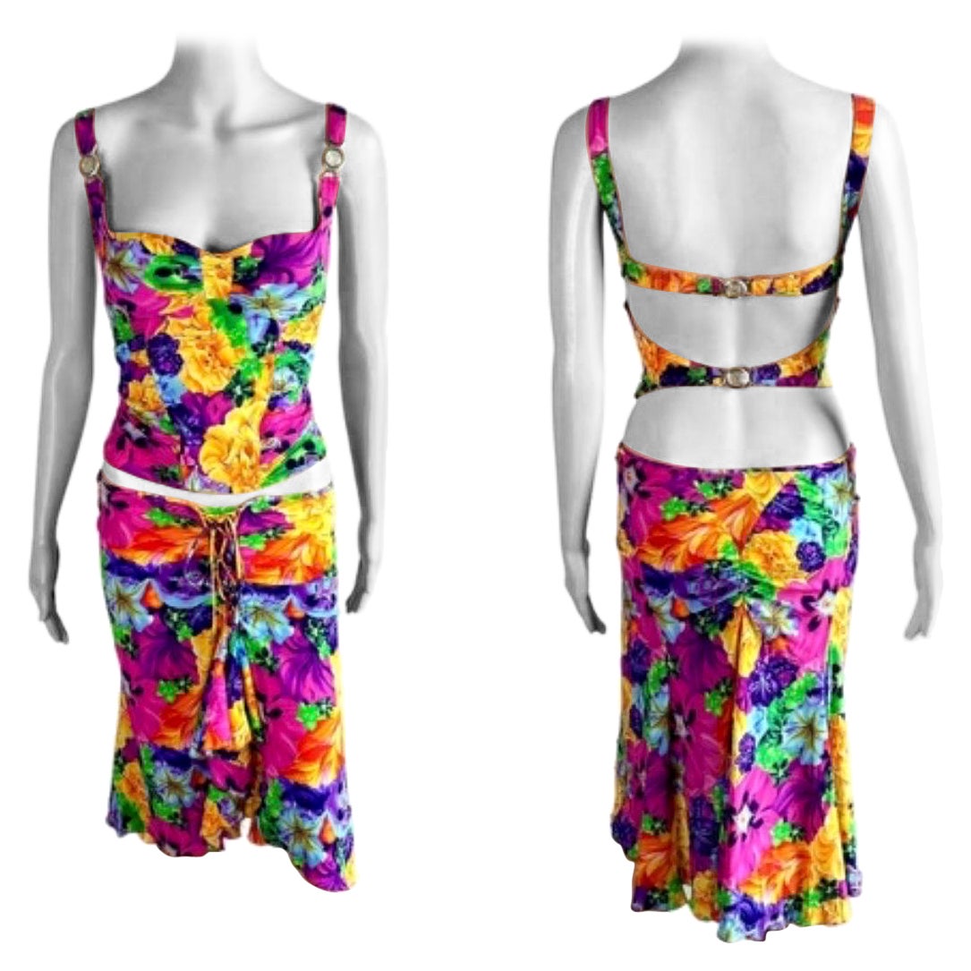 Versace S/S 2005 Conjunto de 2 piezas de top y falda con hebillas florales y logotipo adornado