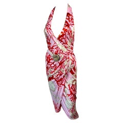 Versace S/S 2005 Tiefes Dekolleté Rückenfreies Wickelkleid mit Gürtel und Muscheldruck