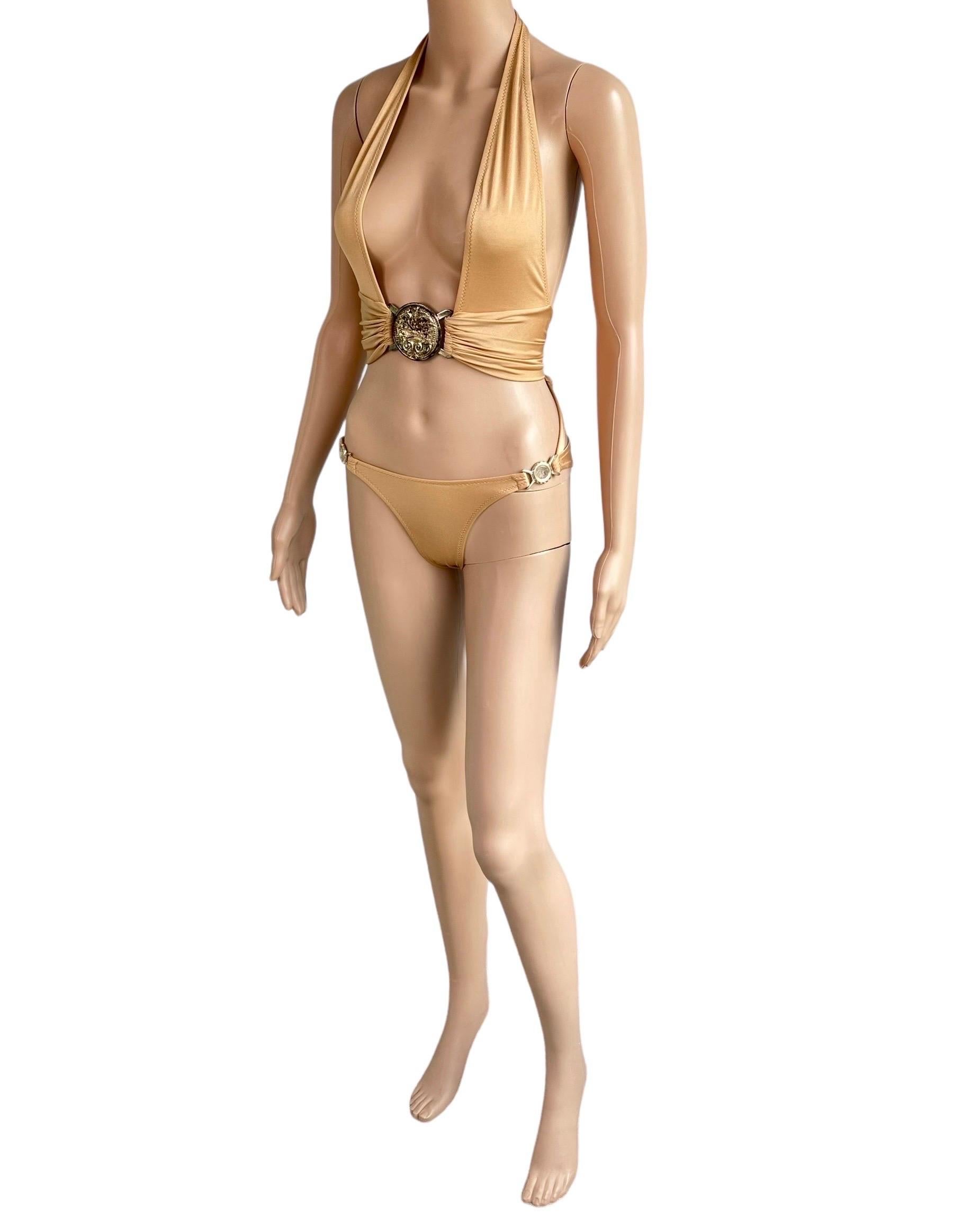 Versace F/S 2005 Laufsteg Cutout verzierter Logo Einteiliger Badeanzug aus Bademode mit Logo im Angebot 10