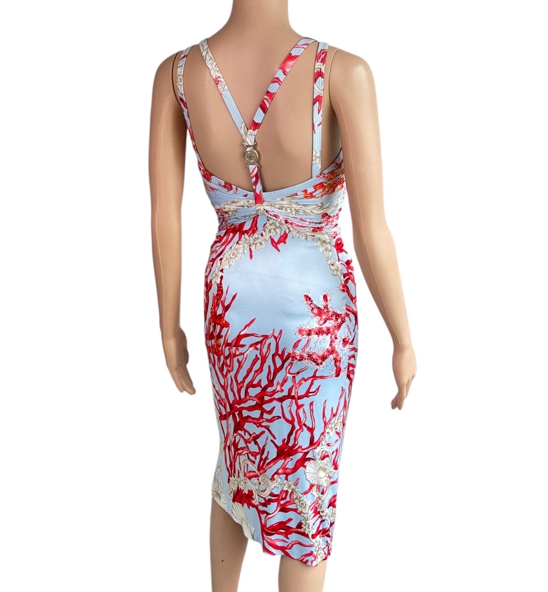Versace S/S 2005 Runway - Robe midi à découpes avec logo embellie en vente 6