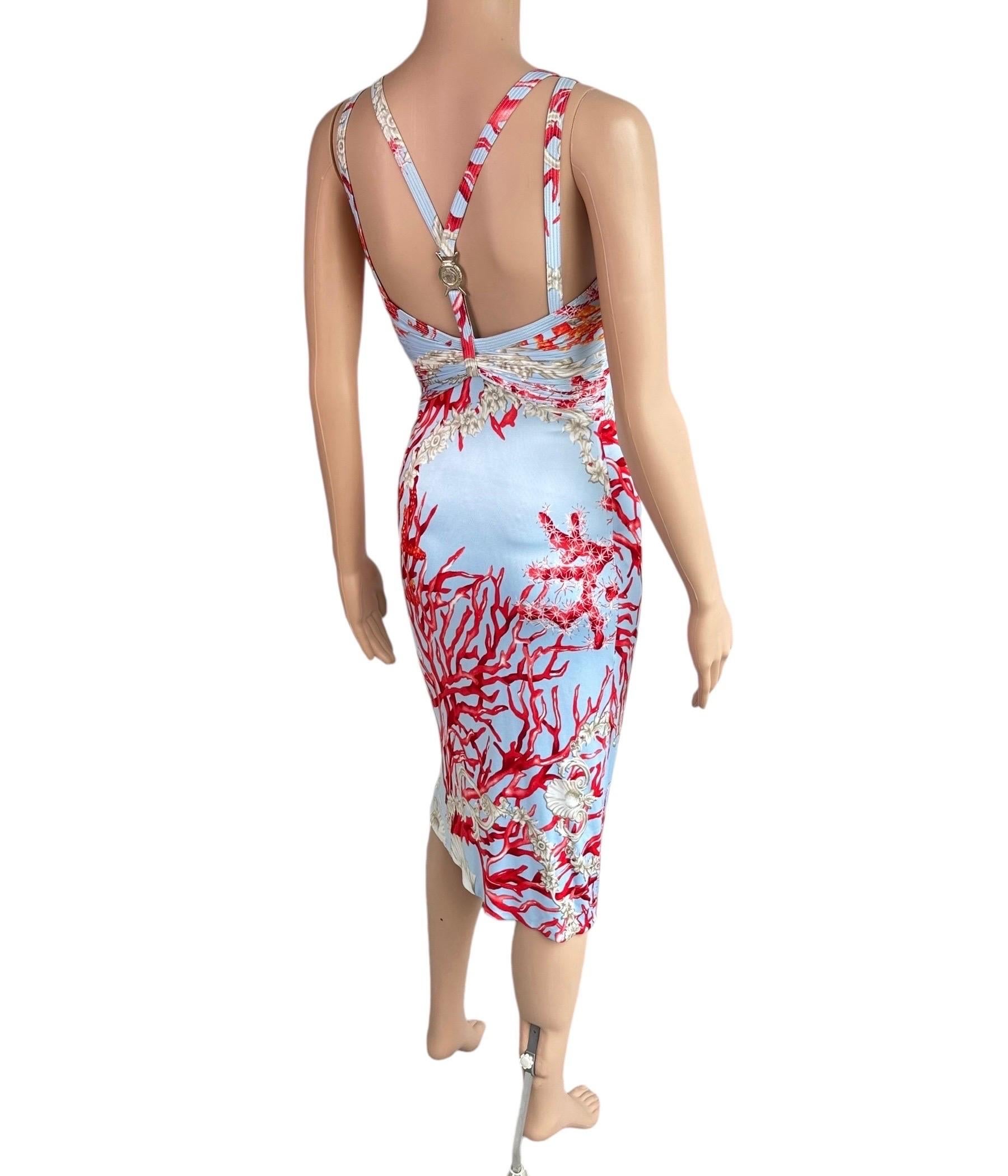 Versace S/S 2005 Runway - Robe midi à découpes avec logo embellie en vente 8