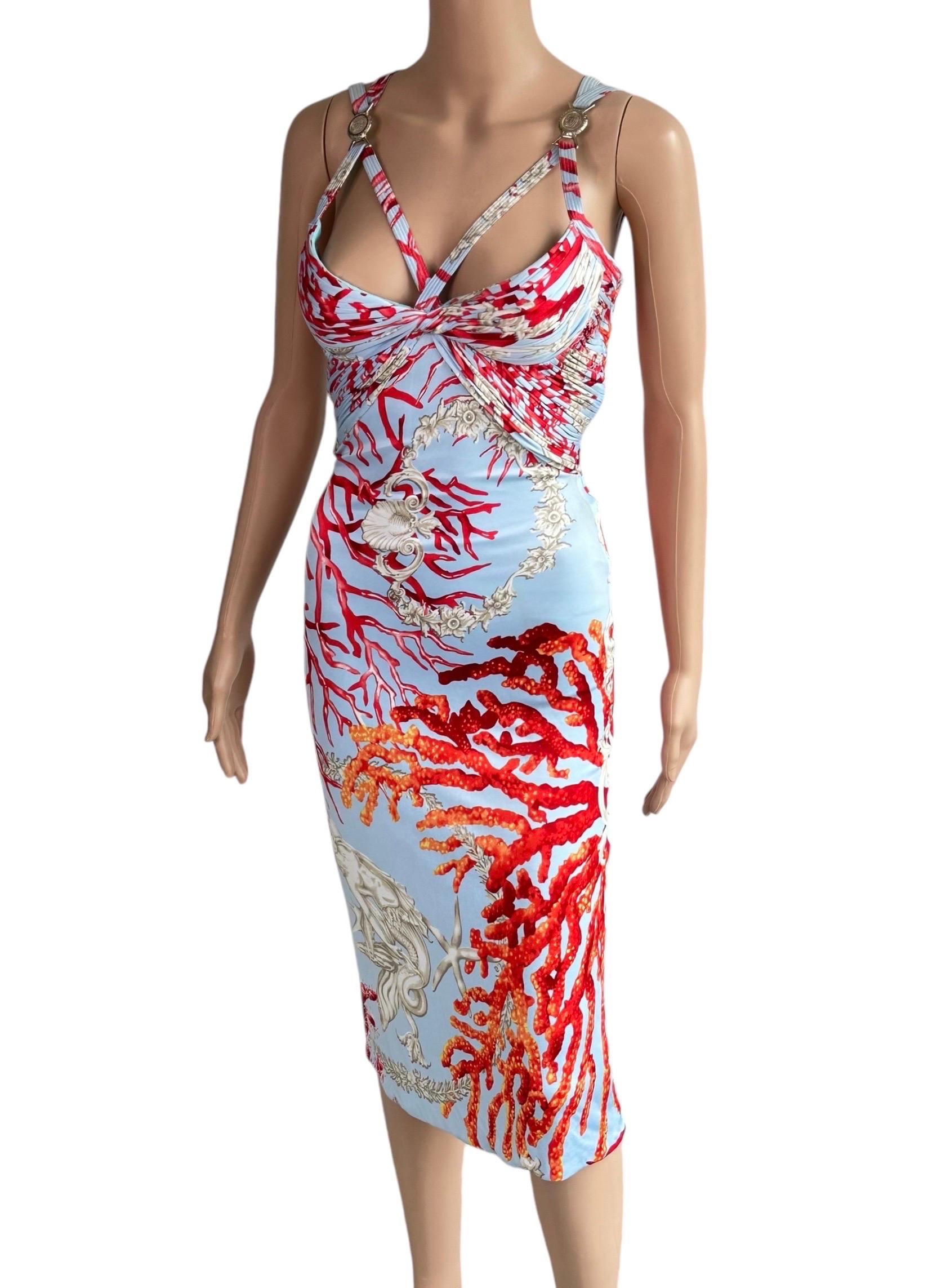 Versace S/S 2005 Runway - Robe midi à découpes avec logo embellie en vente 1