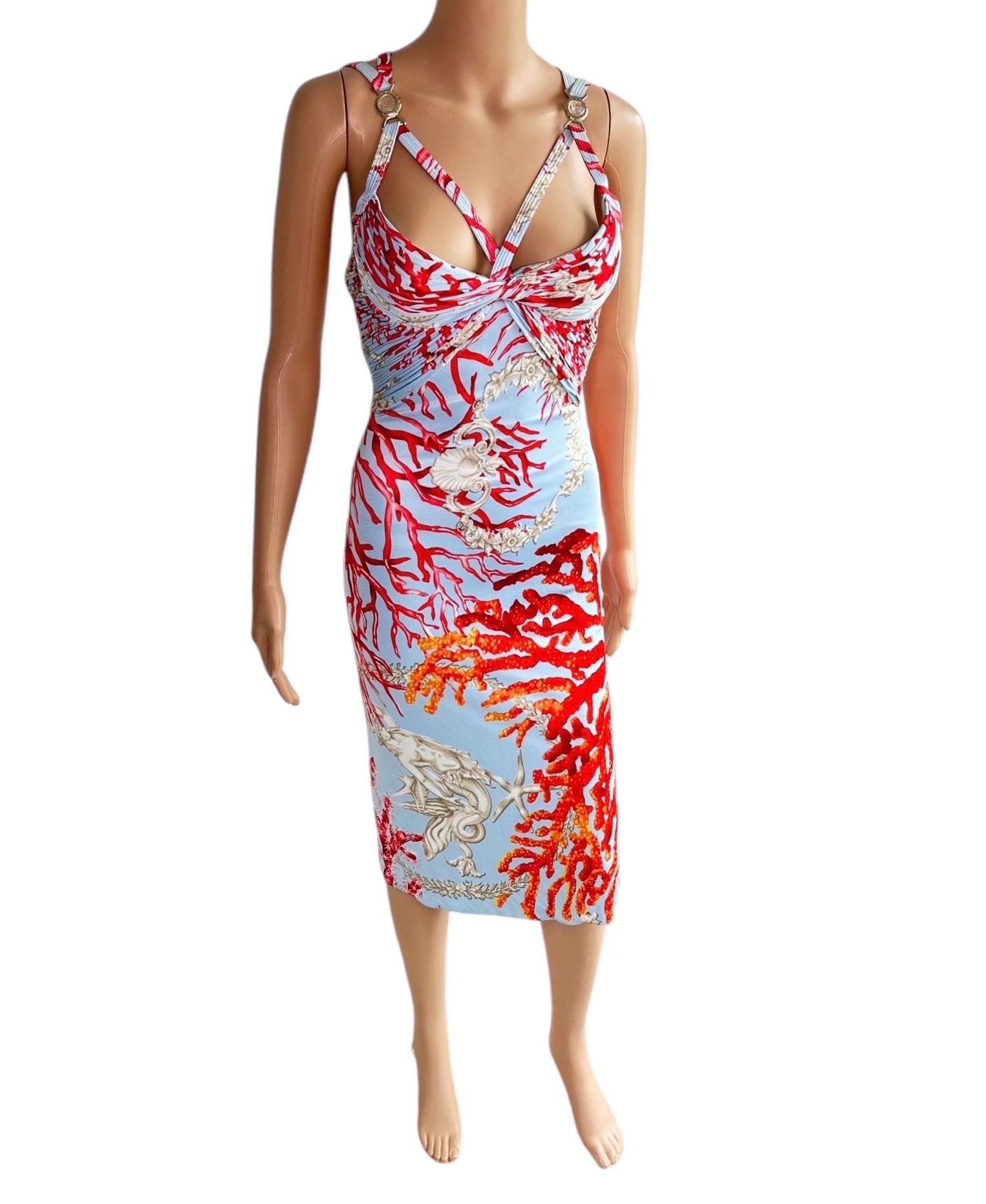 Versace S/S 2005 Runway - Robe midi à découpes avec logo embellie en vente 3