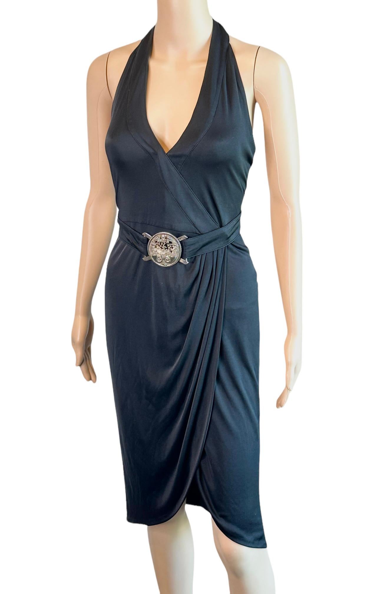 Versace S/S 2005 Runway Logo Belt Plunging Backless Wrap Black Dress In Good Condition For Sale In Naples, FL