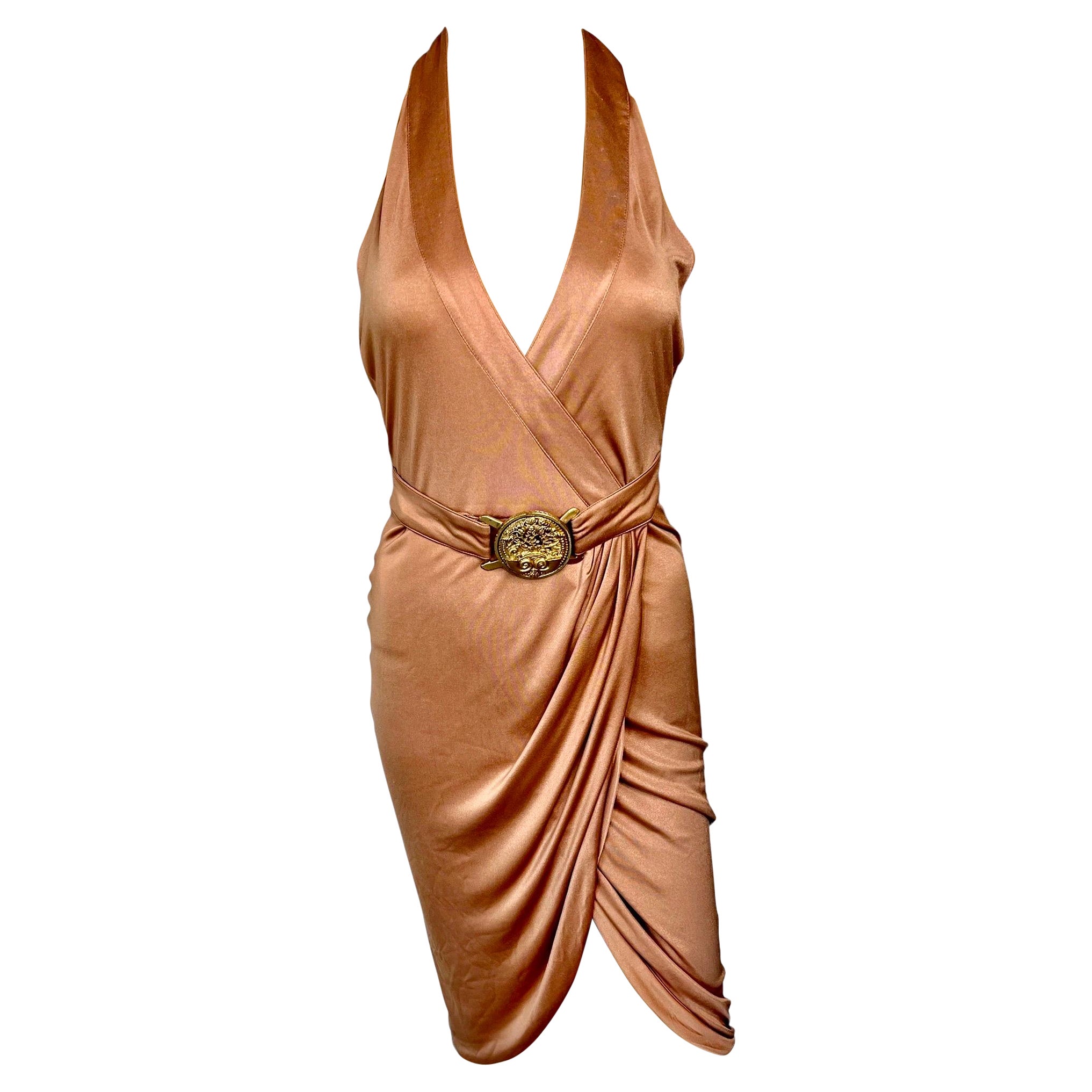 Versace S/S 2005 Laufsteg Logo Gürtel tief ausgeschnittenes Rückenfreies Wickelkleid