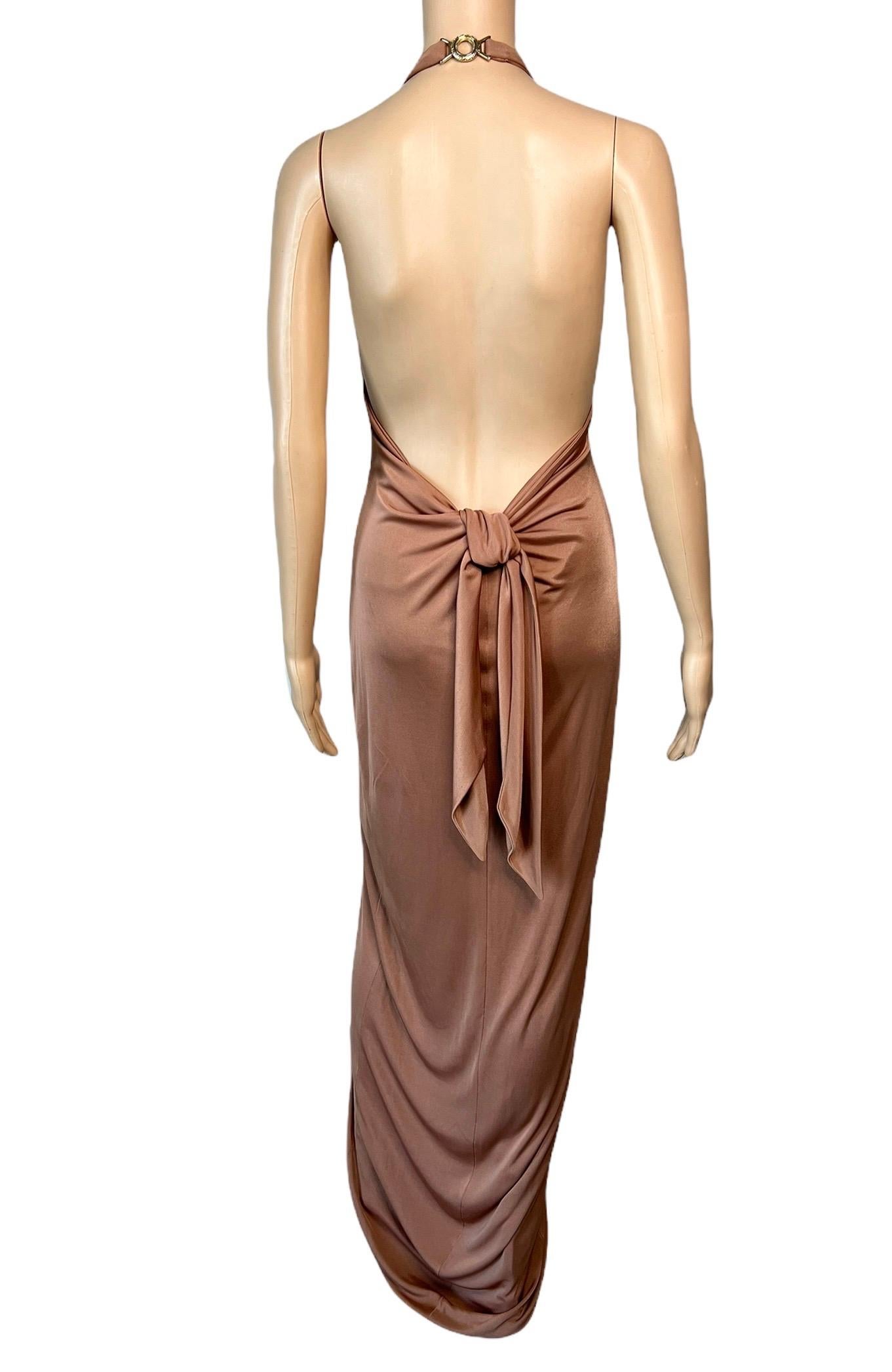 Versace S/S 2005 Laufsteg Tief ausgeschnittenes, hochgeschlossenes, gerafftes Abendkleid mit offenem Rücken 2