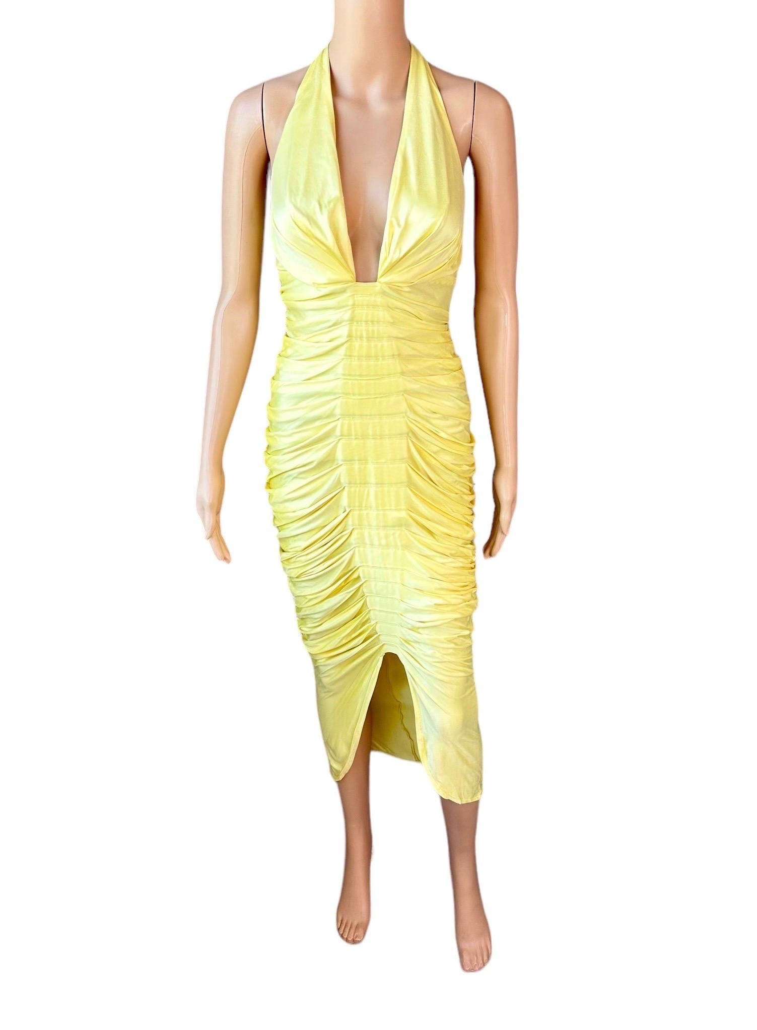 Versace F/S 2005 Laufsteg Tief ausgeschnittenes Hi-Low gerafftes Abendkleid mit offenem Rückenausschnitt im Angebot 5