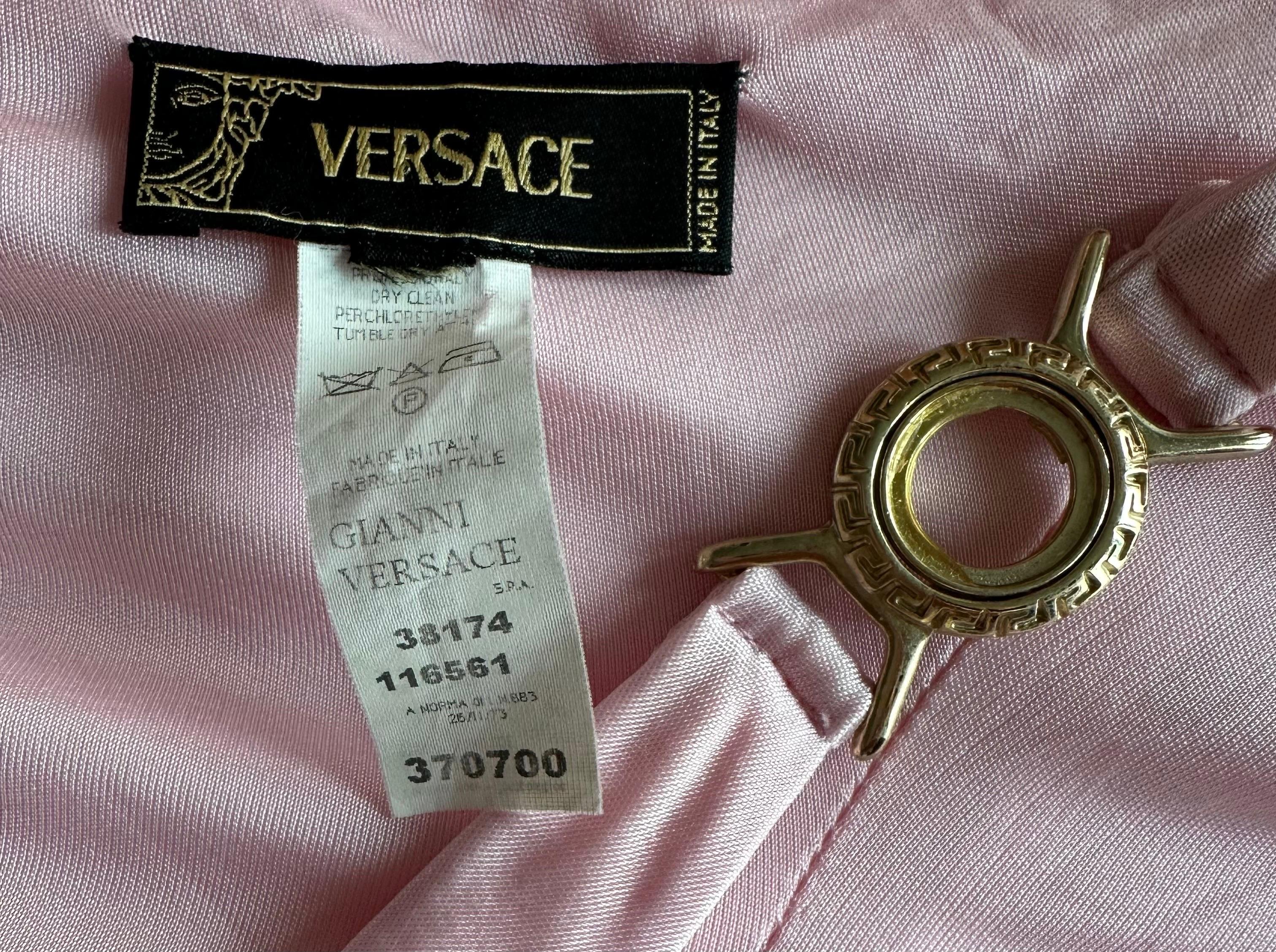 Versace Runway S/S 2005 - Robe rose à décolleté plongeant et froncée dans le dos  en vente 6