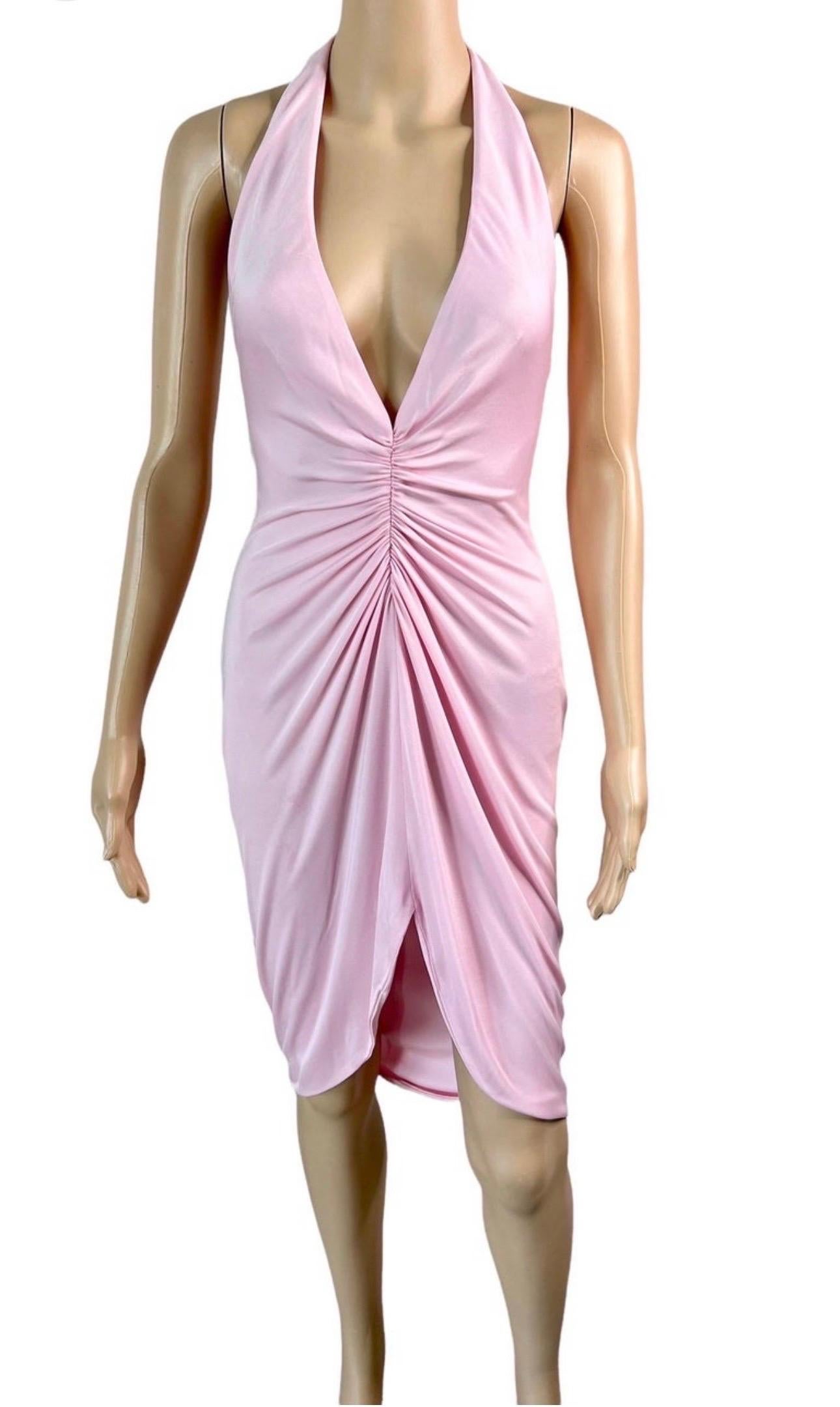 Versace S/S 2005 Runway Plunging Hi-Low Ruched Open Back Pink Dress 

Look 1 from the Spring 2005 Collection.

Condition: Good Vintage Condition. Please note size tag has been removed and the clear plastic medusa embossment on the neck buckle has