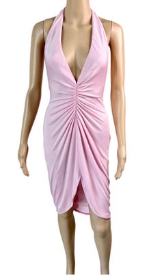 Versace S/S 2005 Pasarela Vestido rosa con escote pronunciado y espalda abierta con pliegues
