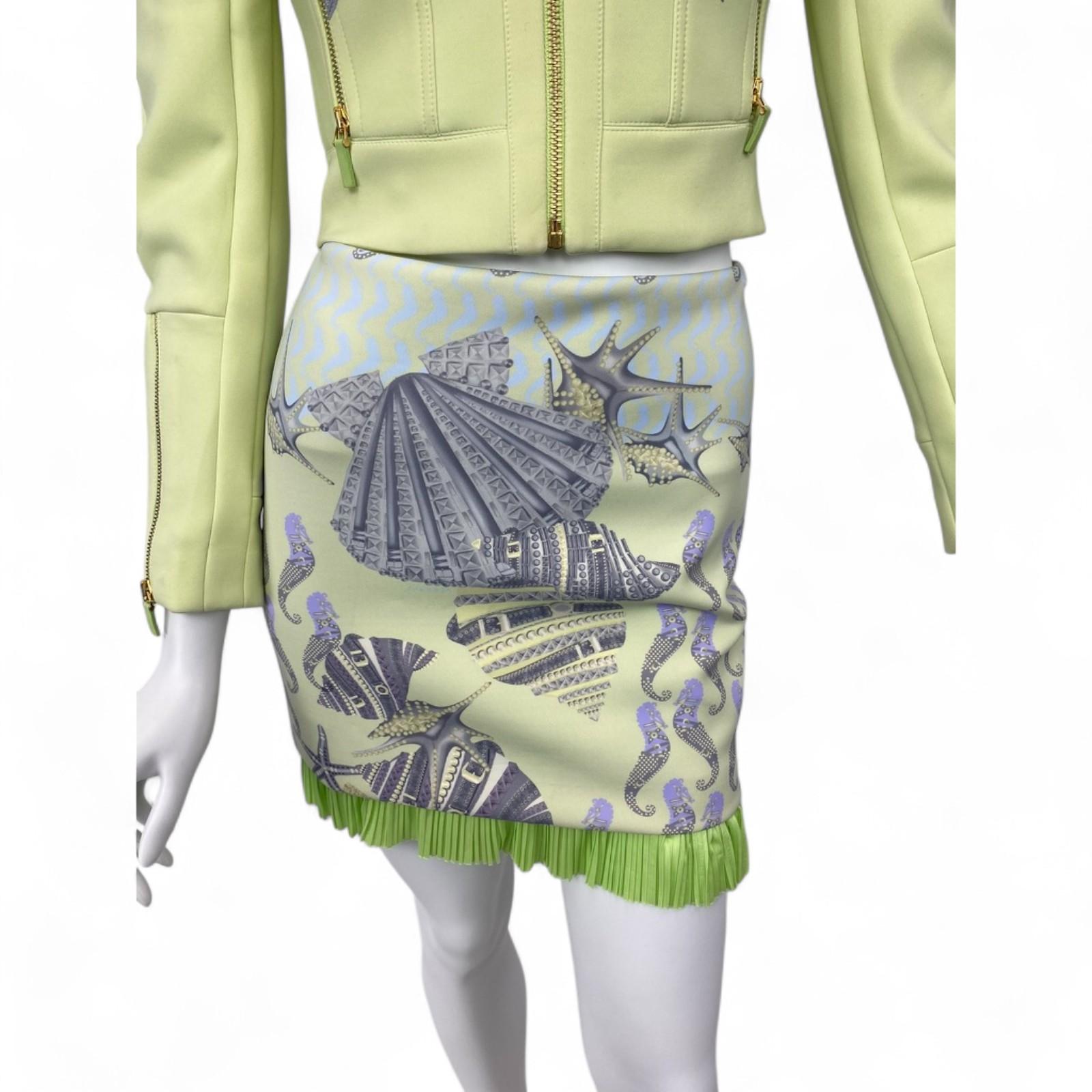 Versace S/S 2012 Conjunto de chaqueta y falda con estampado de caracolas Sz: 38 NWT Marrón en venta