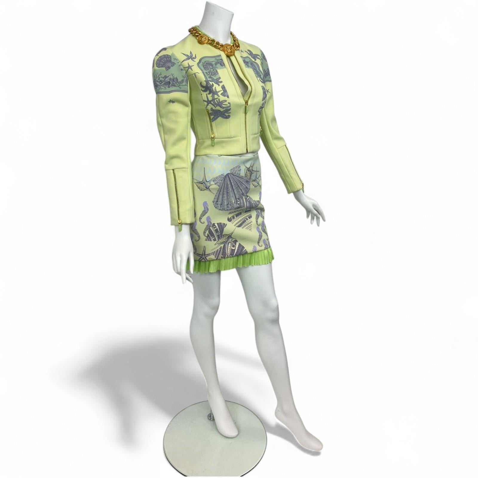 Versace S/S 2012 Conjunto de chaqueta y falda con estampado de caracolas Sz: 38 NWT en venta 1