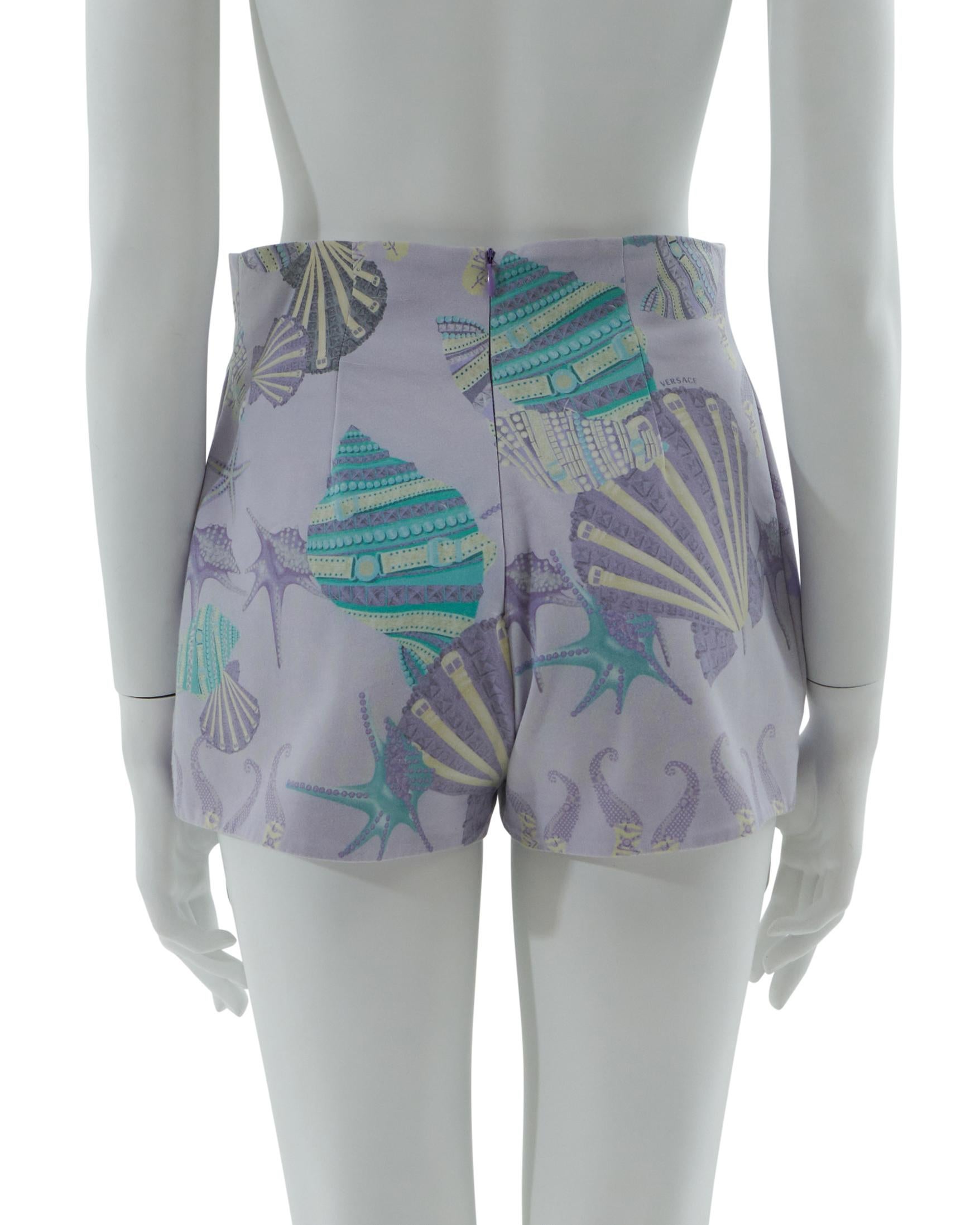 Versace S/S 2012 Seashell printed shorts  In Excellent Condition For Sale In Milano, IT