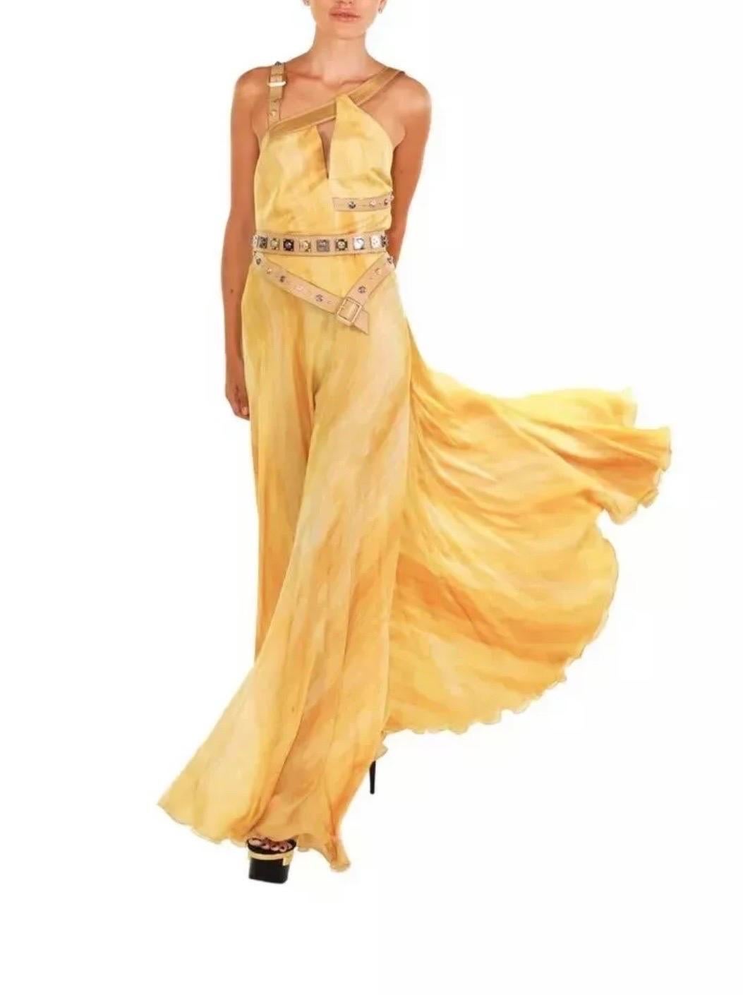 Or Robe de soirée Versace S/S 2013 Look n° 42 ornée de soie dorée 40 - 4 en vente