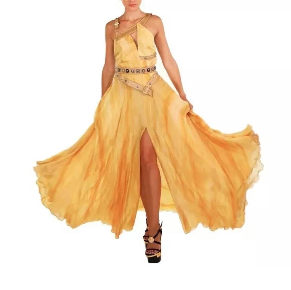 Robe de soirée Versace S/S 2013 Look n° 42 ornée de soie dorée 40 - 4 Pour femmes en vente