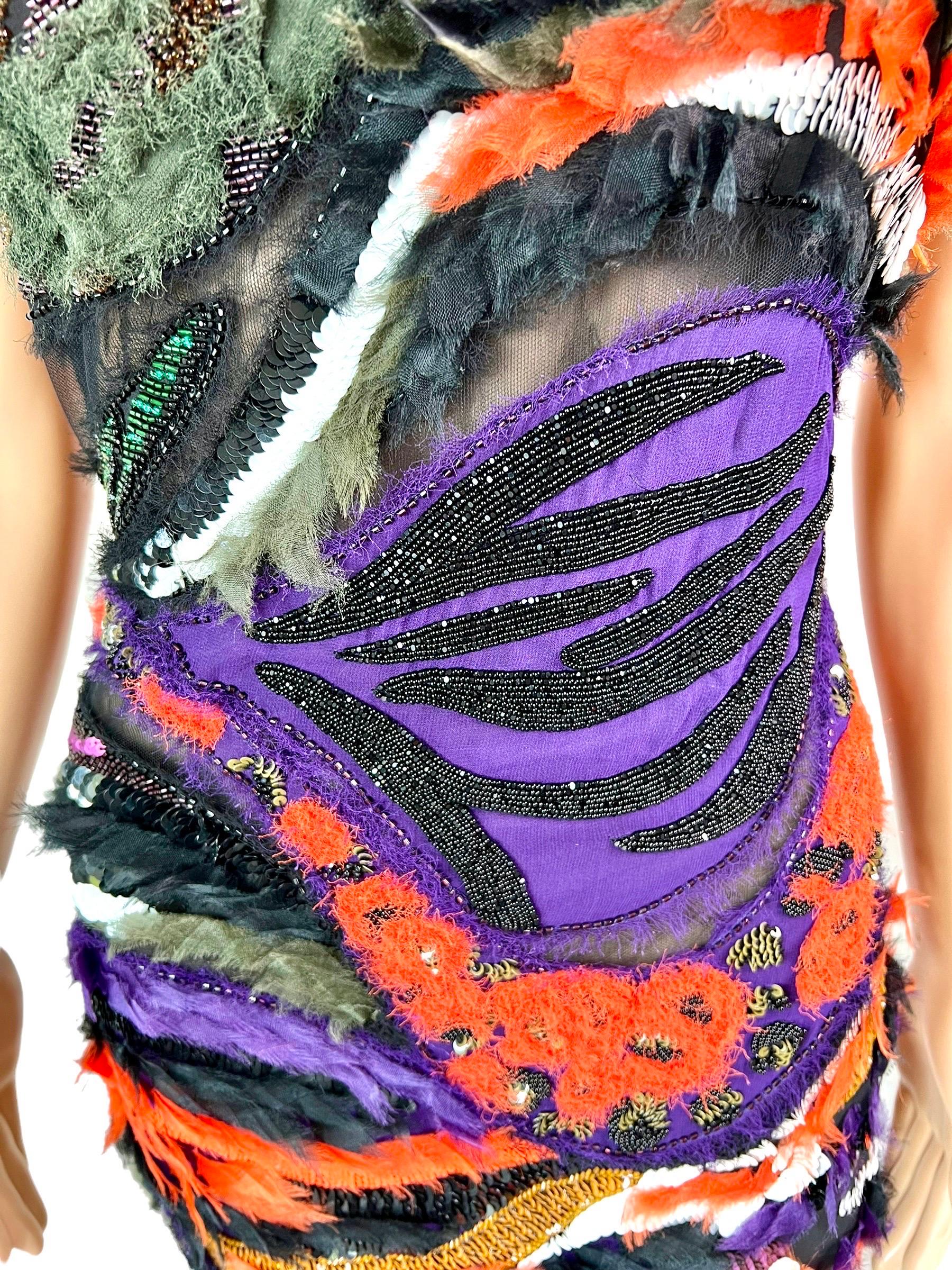 Versace - Robe de soirée courte à découpes et empiècements transparents ornés, issue d'un défilé printemps-été 2016 en vente 7