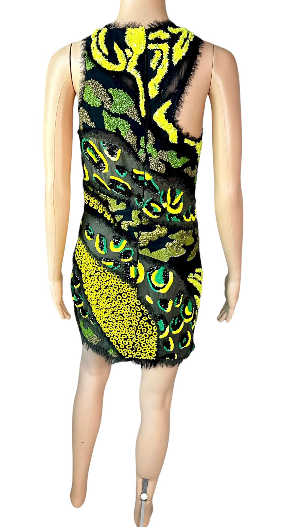 Versace F/S 2016 Laufsteg verziertes Mini-Abendkleid mit durchsichtigem Ausschnitt und durchsichtigen Paneelen im Angebot 1