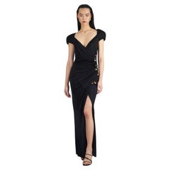 Versace S/S 2021/22 Neuauflage des Safety Pin Dress von S/S 1994