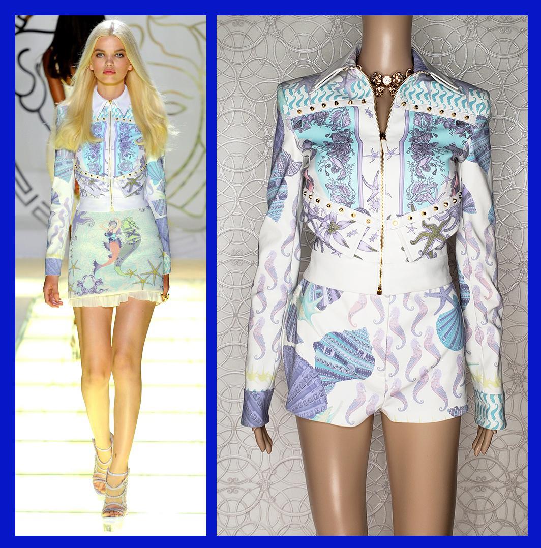 VERSACE

Jacket is Actual Runway Sample S/S 2012 Look # 5 


This fitted, seashell printed three dimensional techno jersey jacket is long sleeved 

and features studs and zip option at cuffs.

Front zip closure.



Content: 48% polyamide, 34%