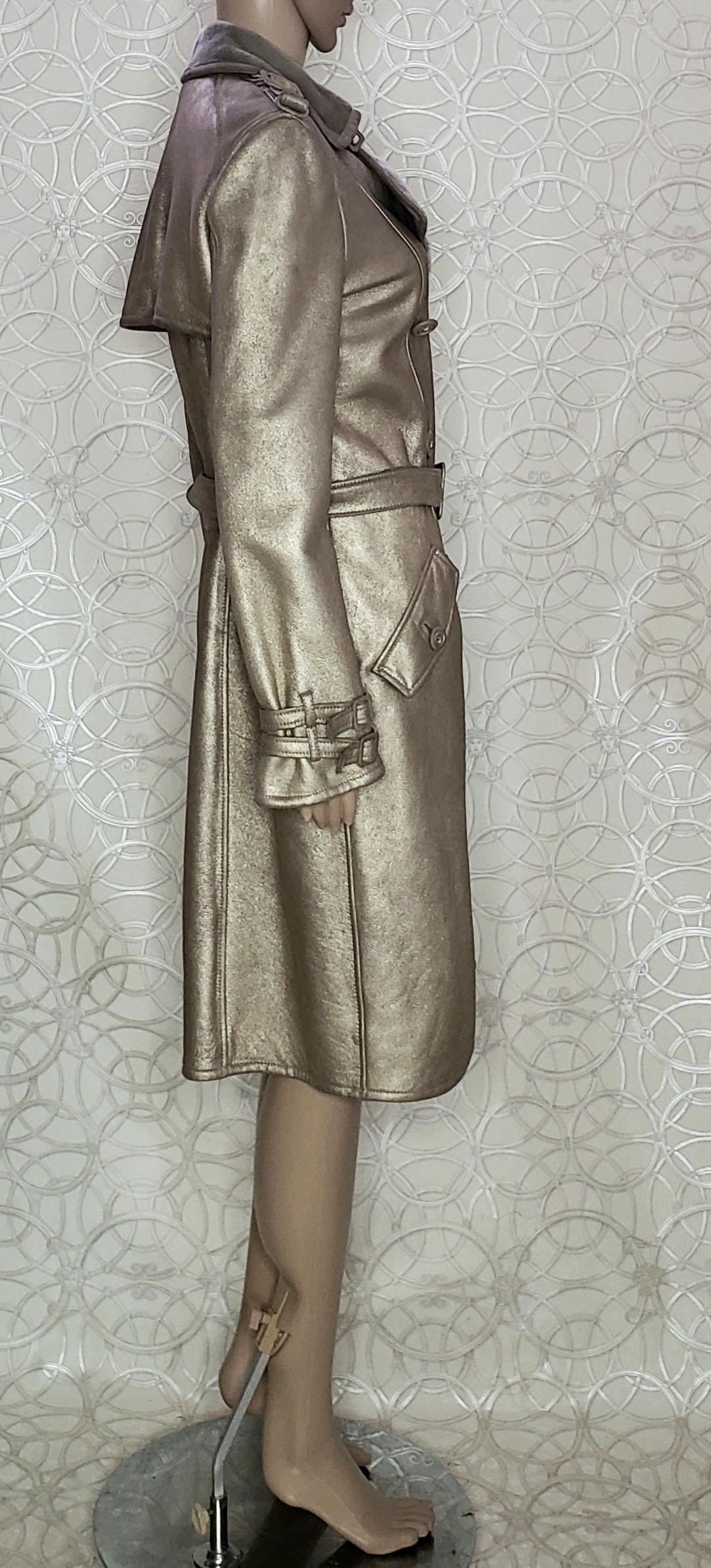 VERSACE SHEARLING FUR LEATHER TRENCH COAT with DISTRESSED GOLD FINISH IT 42 - 6 In New Condition For Sale In Montgomery, TX