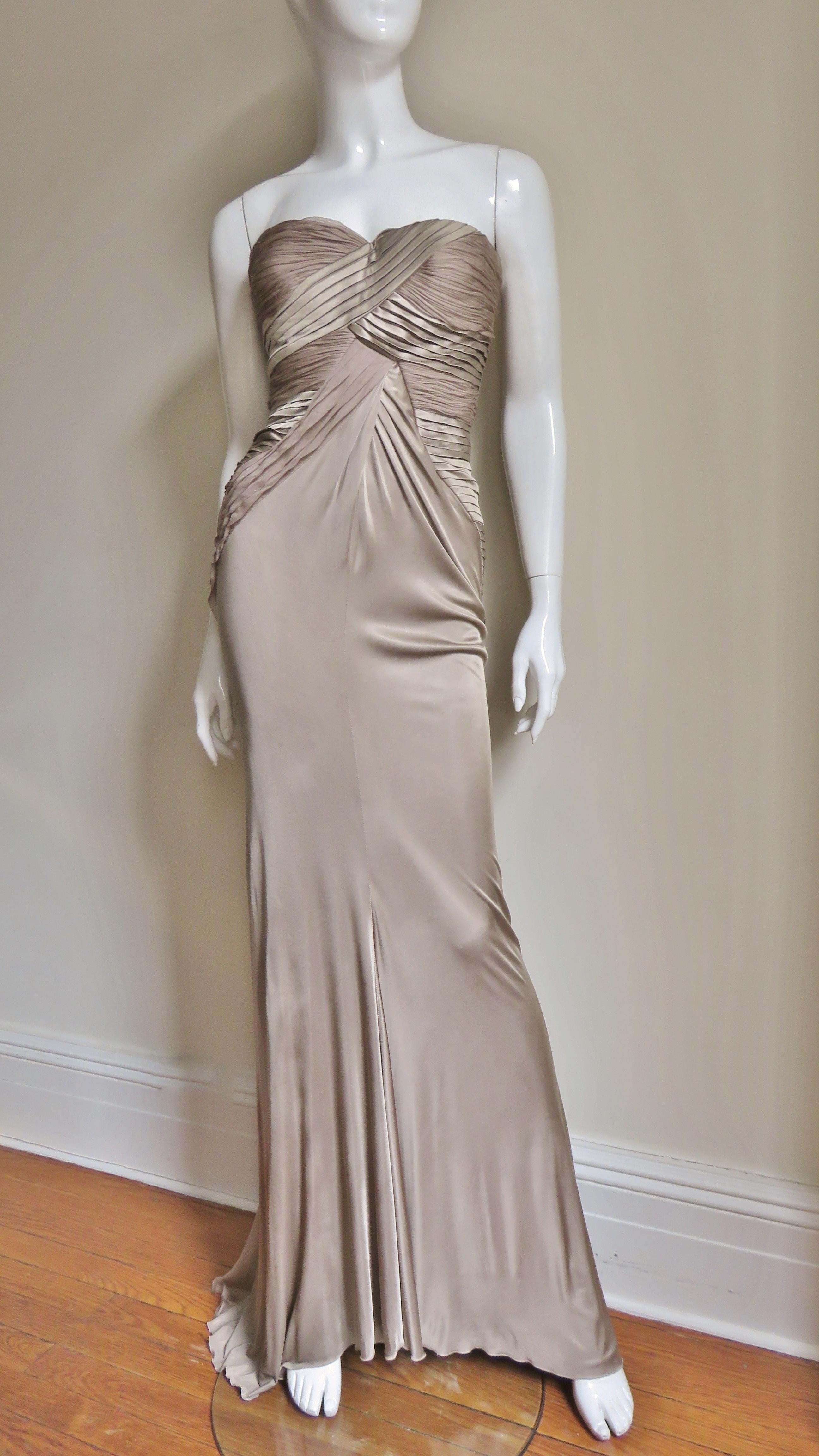 Versace Detailed Silk Strapless Gown In Good Condition In Water Mill, NY