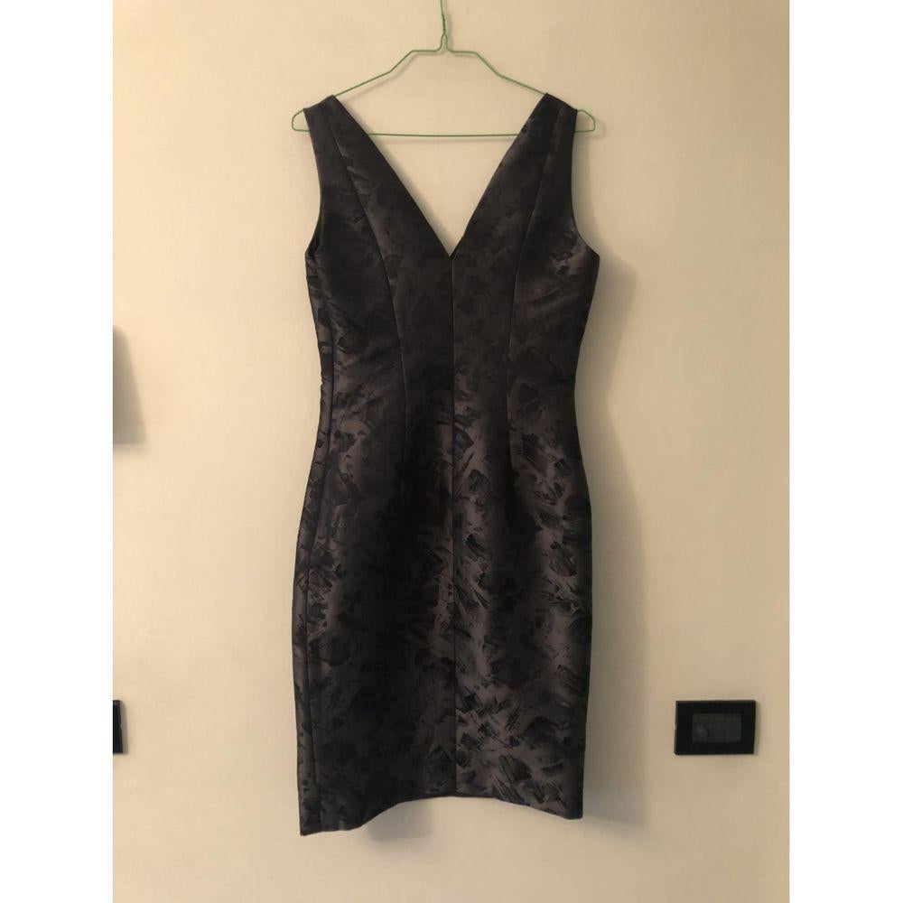 Versace Silk Mid-Length Dress in Black In Good Condition In Carnate, IT