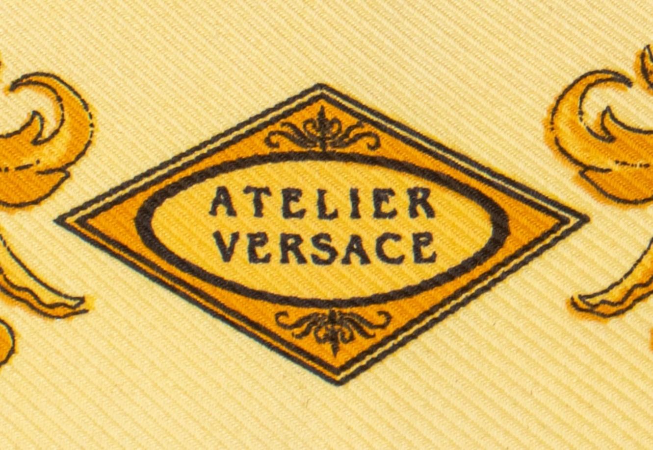 Throw-Kissen aus Seide von Versace – Arabesque (Moderne) im Angebot
