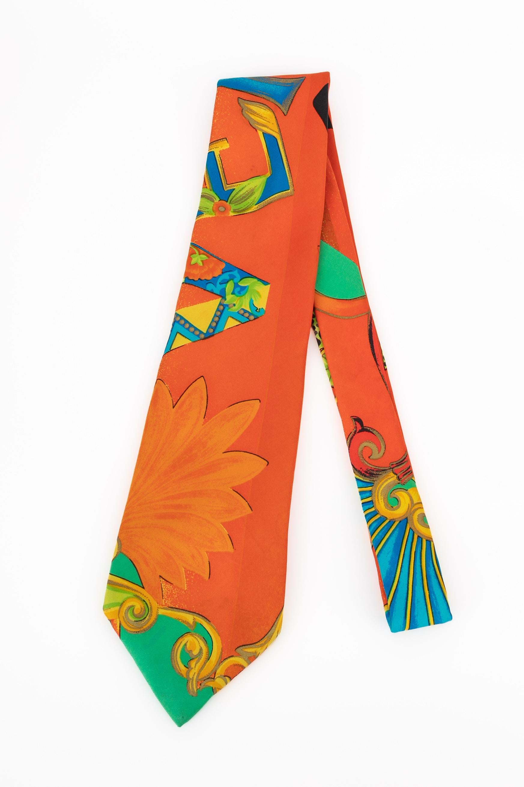 Versace silk tie In Excellent Condition For Sale In SAINT-OUEN-SUR-SEINE, FR