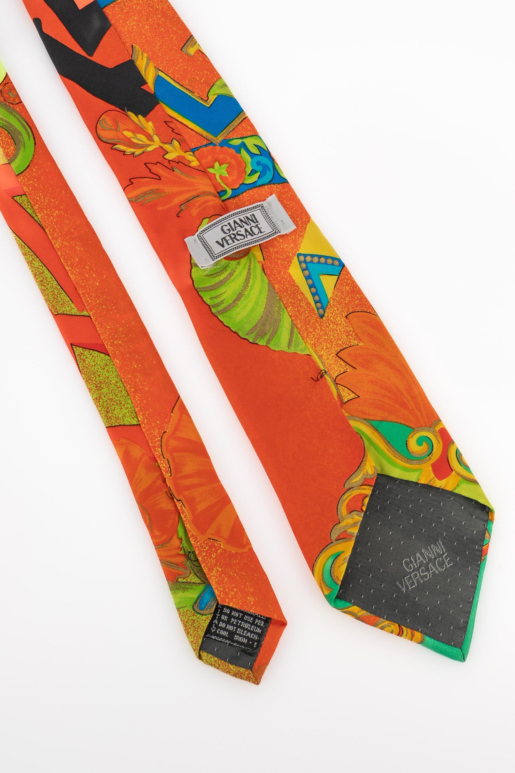 Men's Versace silk tie For Sale