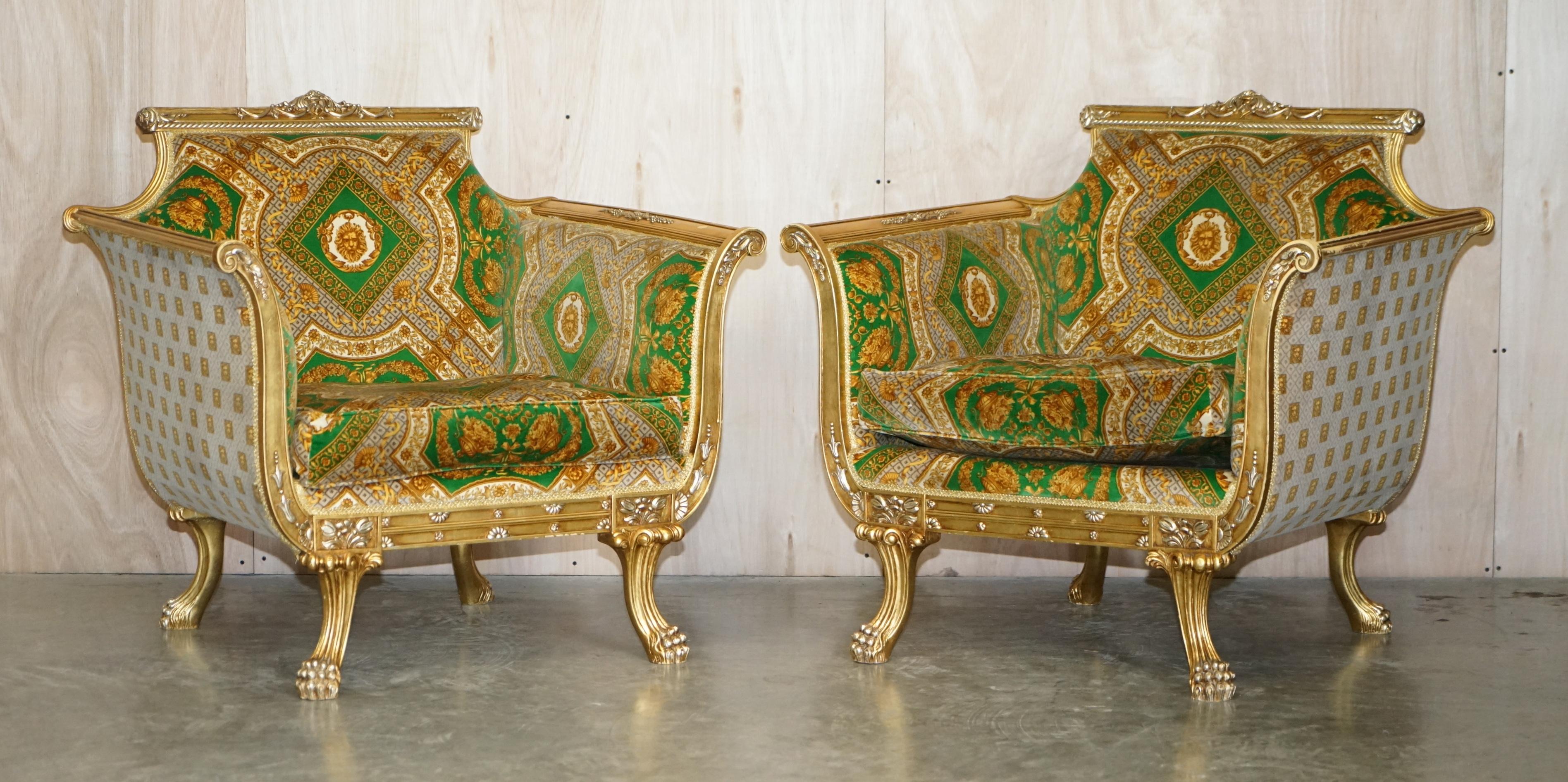 Ensemble canapé et paire de fauteuils italiens en bois doré tapissés de velours de soie Versace en vente 6