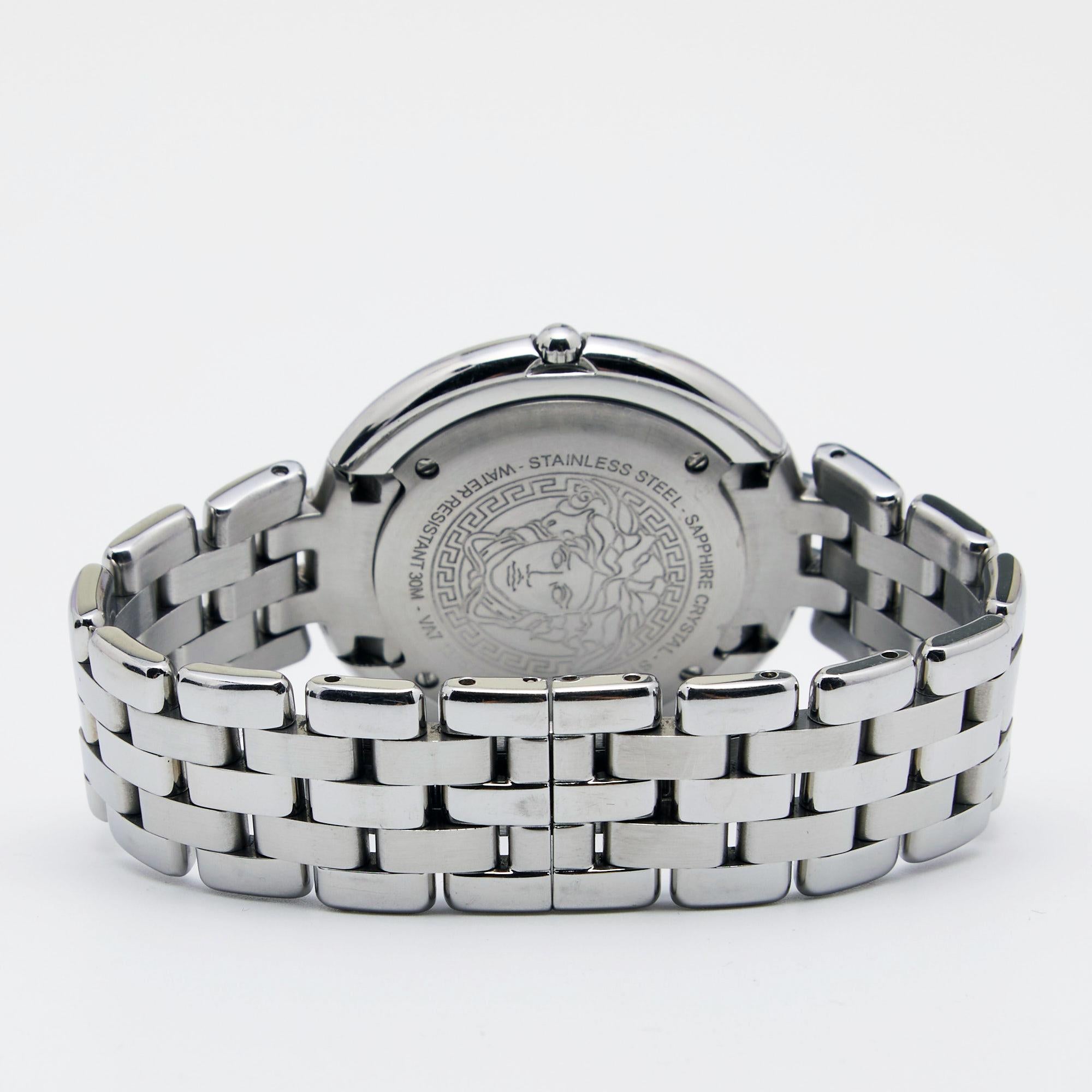 Simplicity and elegance find their way into a perfect combination for this stunning watch by Versace. Crafted using stainless steel, this quartz watch is packed with House codes and textured patterns for a stunning finish.

Includes: 4 Extra Links