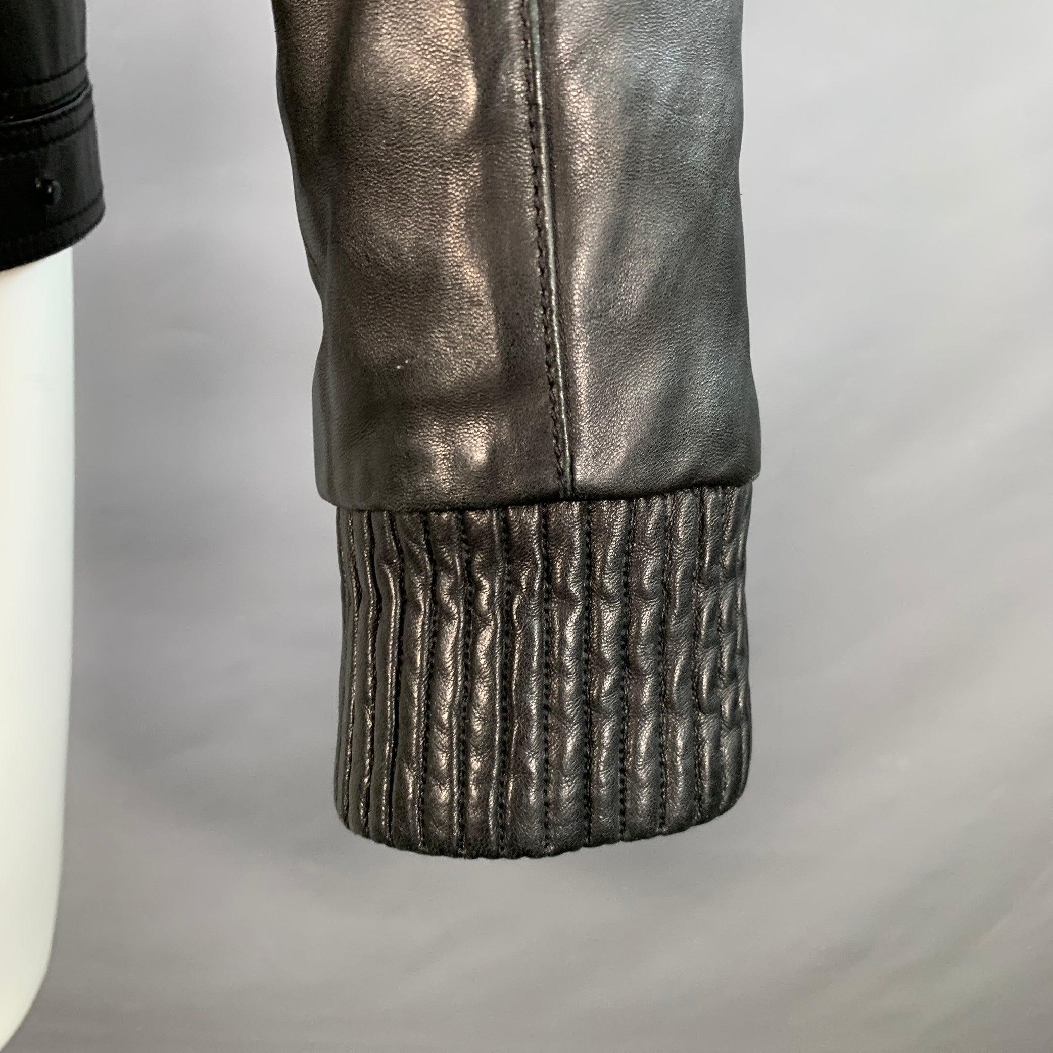Versace Taglia 38 Giacca da moto in pelle nera e finto shearling in vendita 2