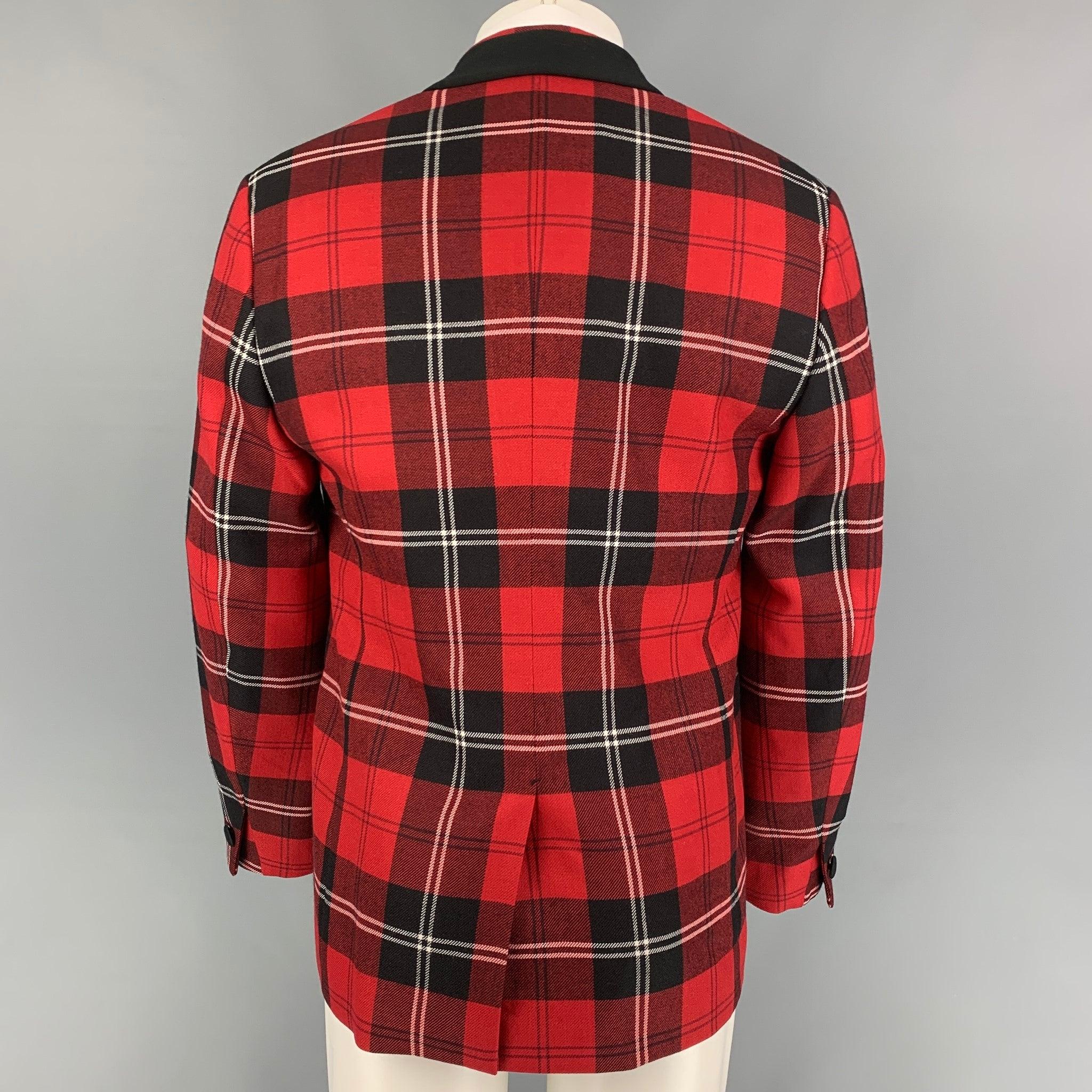 VERSACE Size 38 Red Black Plaid Wool Tailor Made Executive Sport Coat In Good Condition For Sale In San Francisco, CA