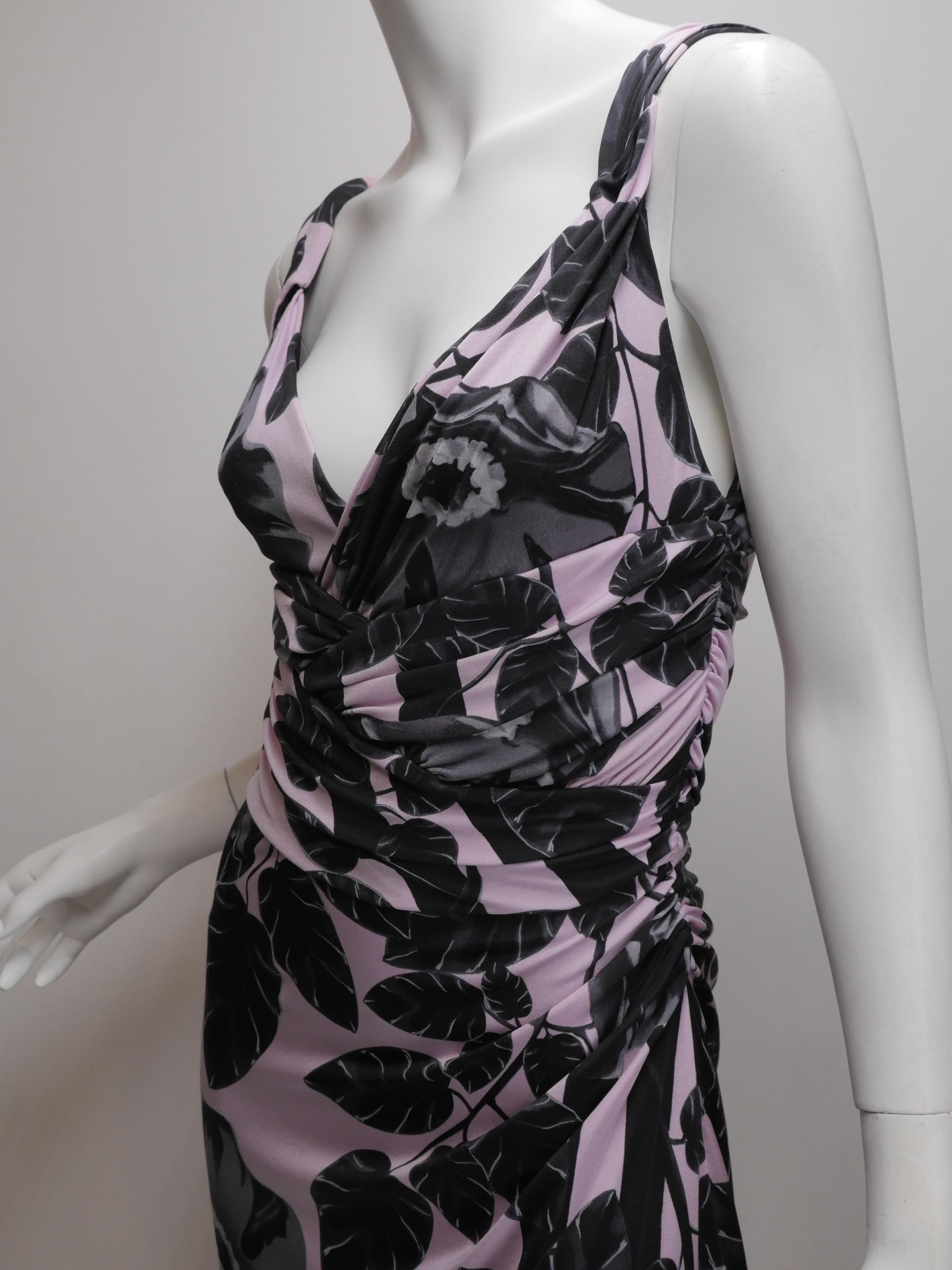 Versace Size 44 Silk Lavender and Black Floral Printed Dress In Good Condition In Bridgehampton, NY