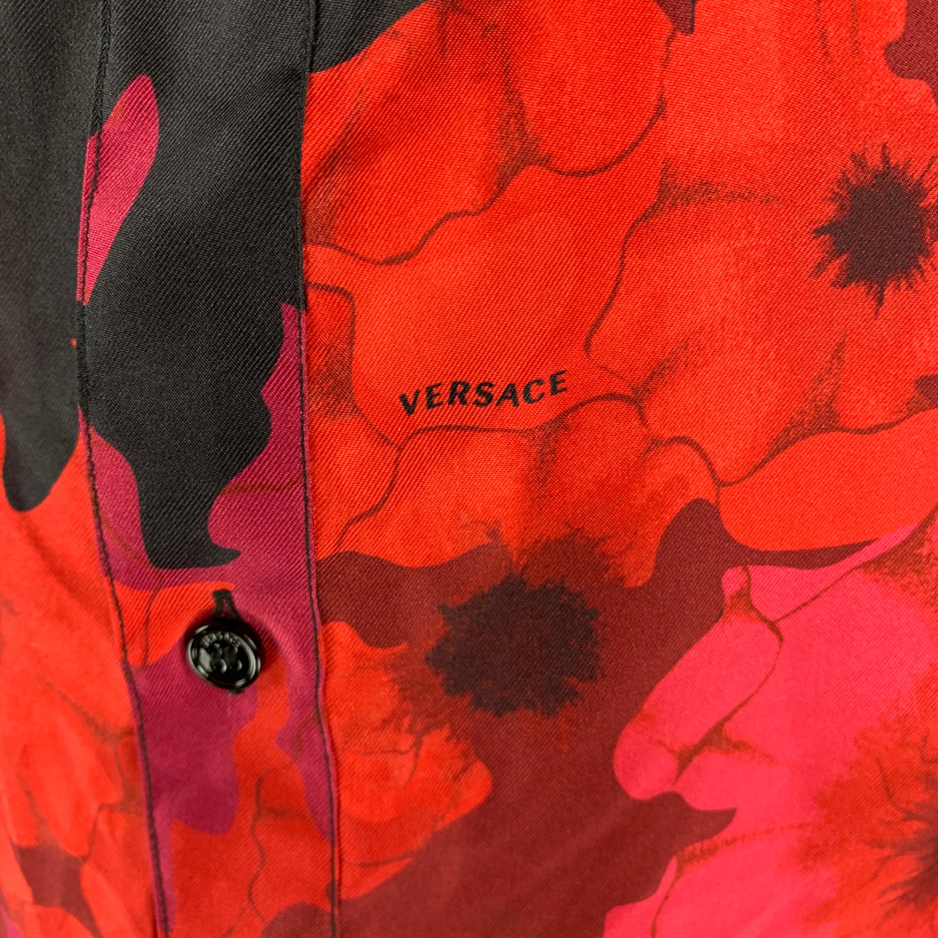 VERSACE Size L Multi-Color Floral Silk Button Down Long Sleeve Shirt In Good Condition For Sale In San Francisco, CA