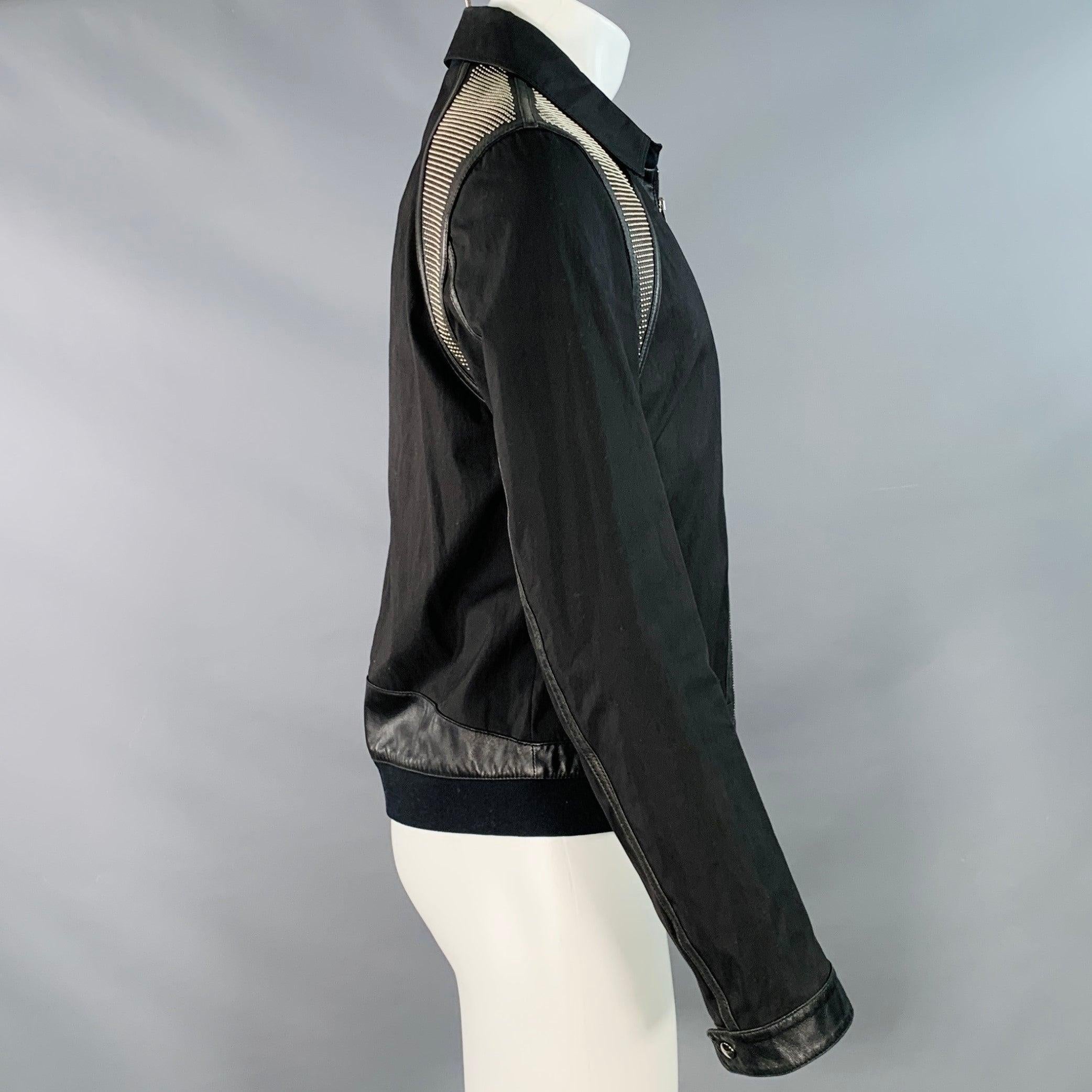 Nero VERSACE Taglia M Giacca con zip in misto cotone e pelle con borchie argento, Up&Up in vendita