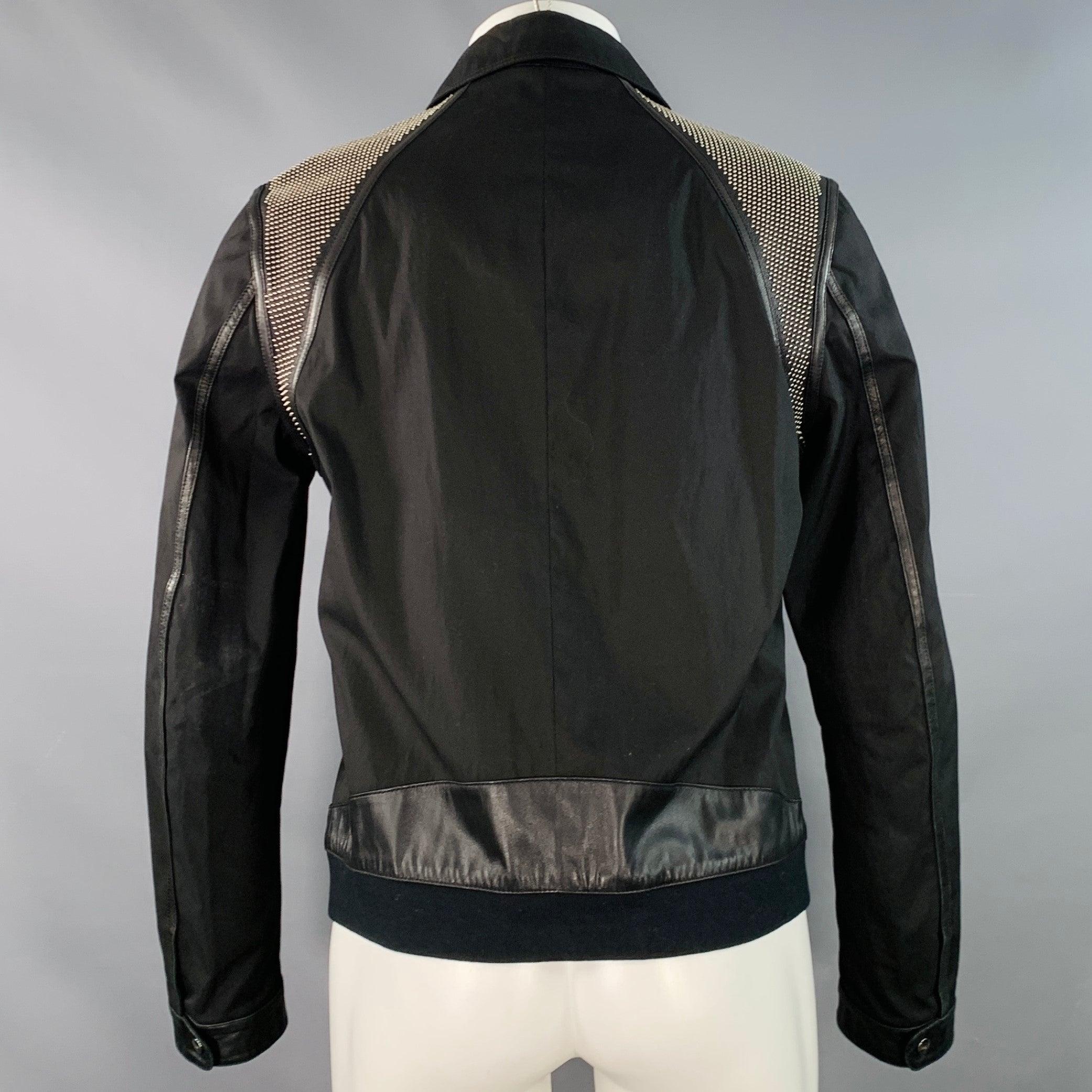 VERSACE Taglia M Giacca con zip in misto cotone e pelle con borchie argento, Up&Up In condizioni buone in vendita a San Francisco, CA