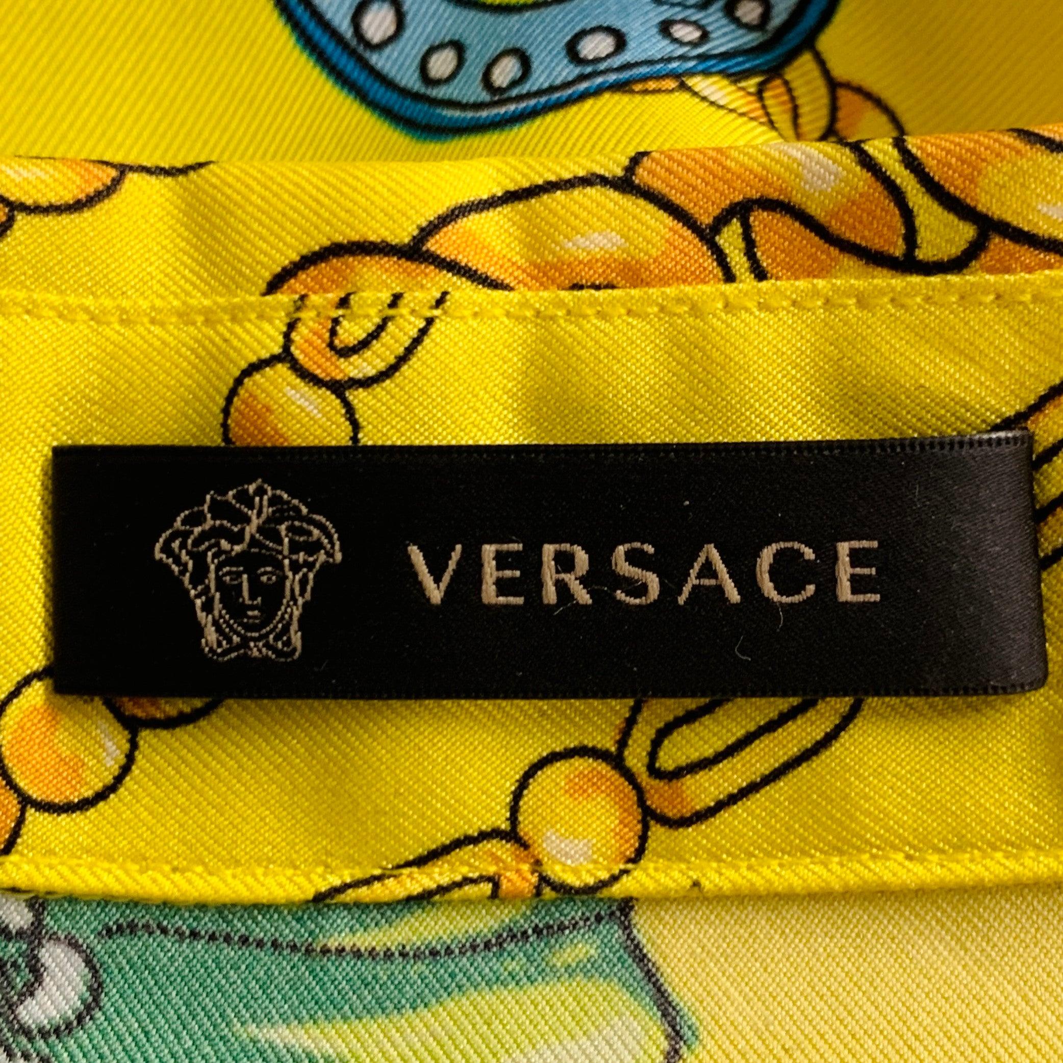 VERSACE Taille M Chemise à manches courtes en sergé baroque multicolore jaune en vente 5