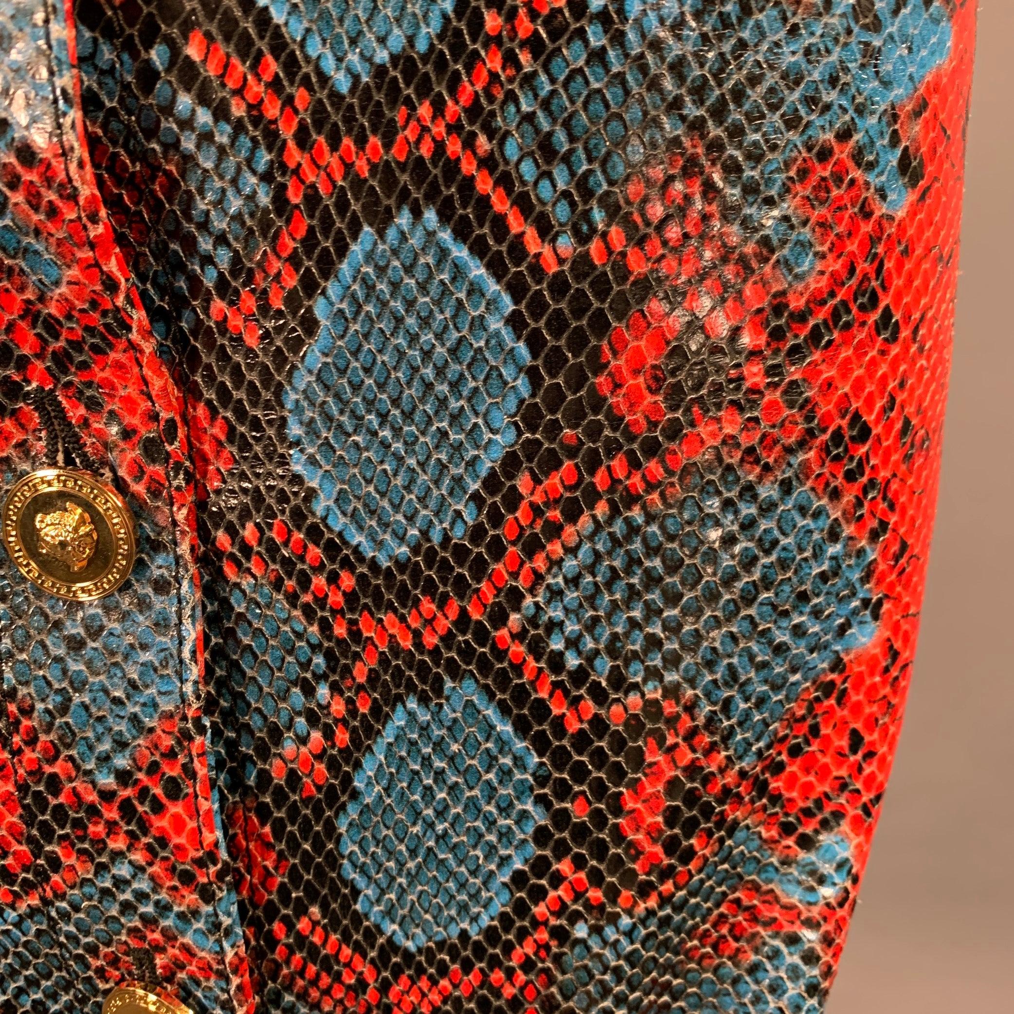 VERSACE Size S Red Blue Leather Snake Embossed Pencil Skirt In Good Condition For Sale In San Francisco, CA