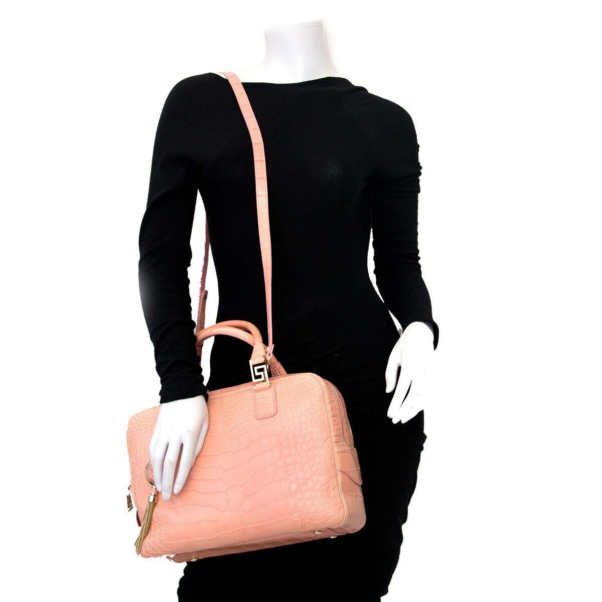 Excellent condition

Versace Soft Pink Croco Bag

EST RET PRICE : € 15000


Versace stands for Italian luxury and that's exactly what you'll find in this bag.
This Versace bag, created out of smooth crocro leather, is definately a must have in your