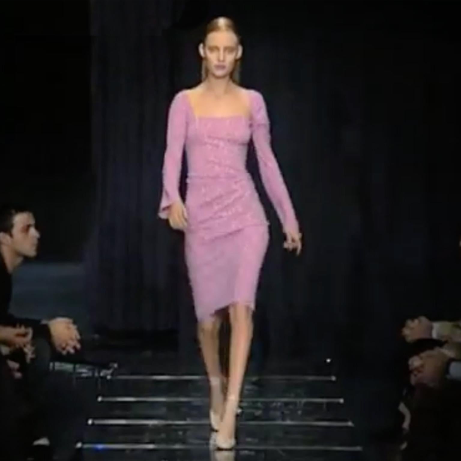 Versace Spring 1998 Documented Runway Dress in Purple Silk With Blue Star Print For Sale 6